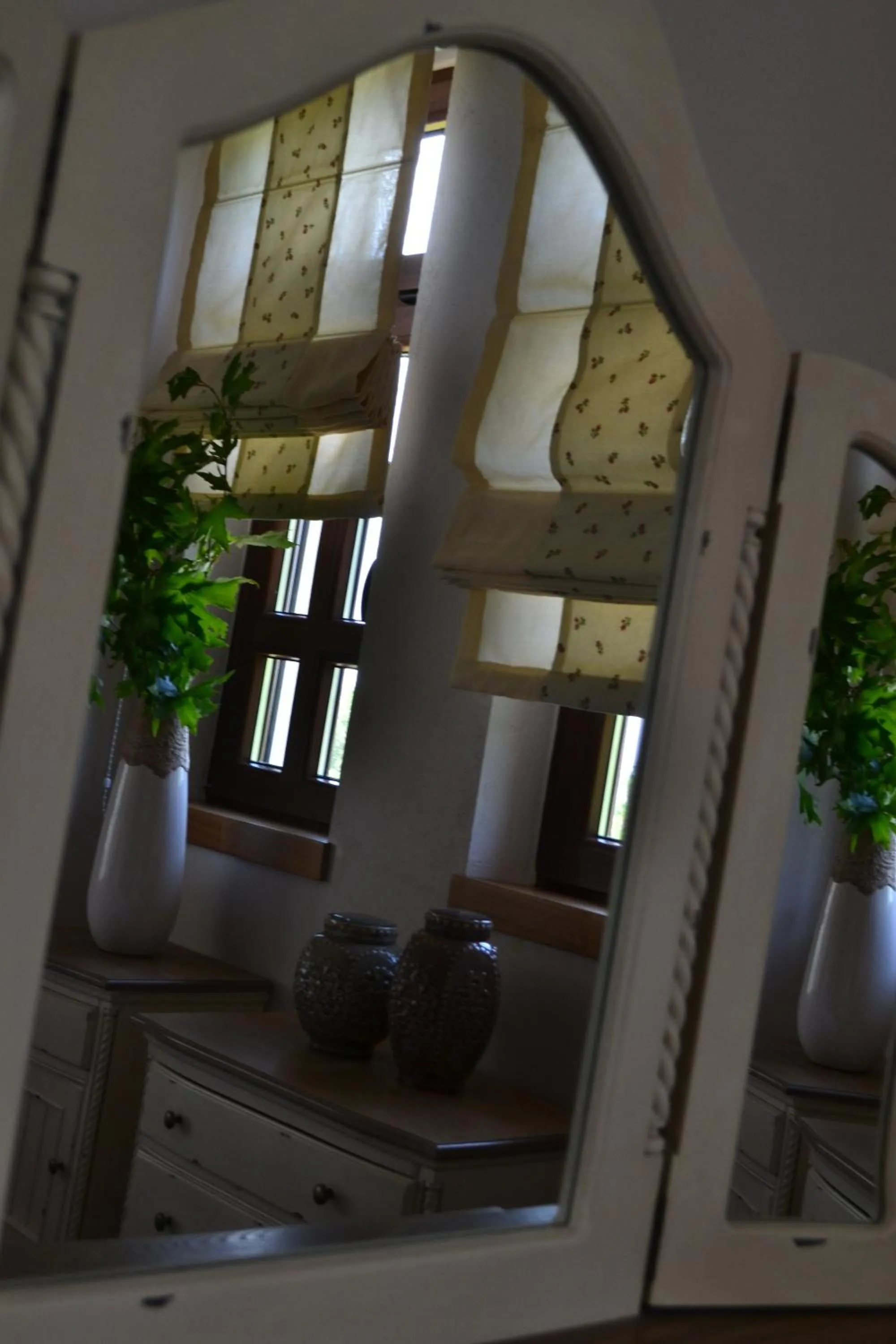 Decorative detail in Evmorfes Villas