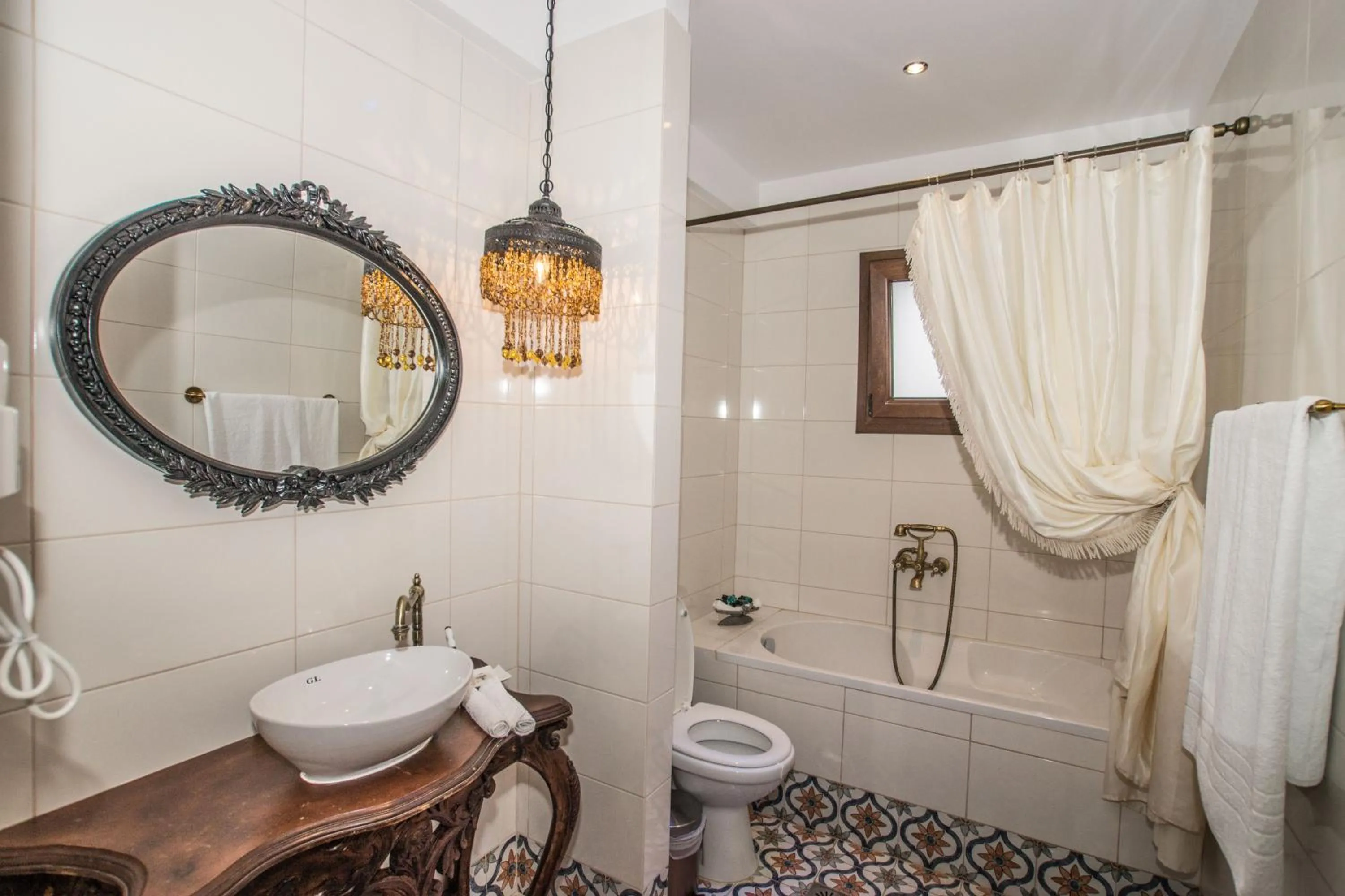 Bathroom in Evmorfes Villas