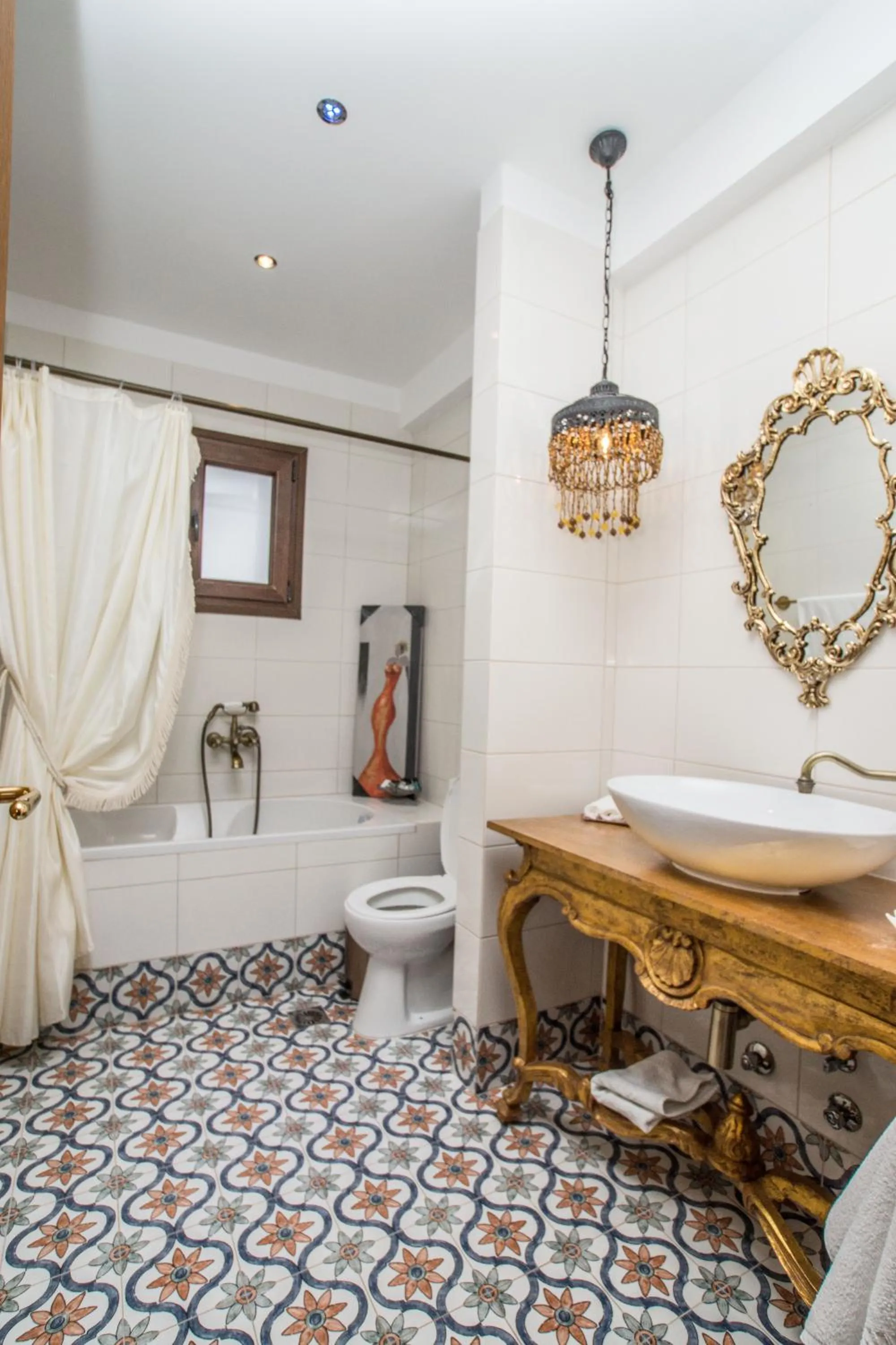 Bathroom in Evmorfes Villas