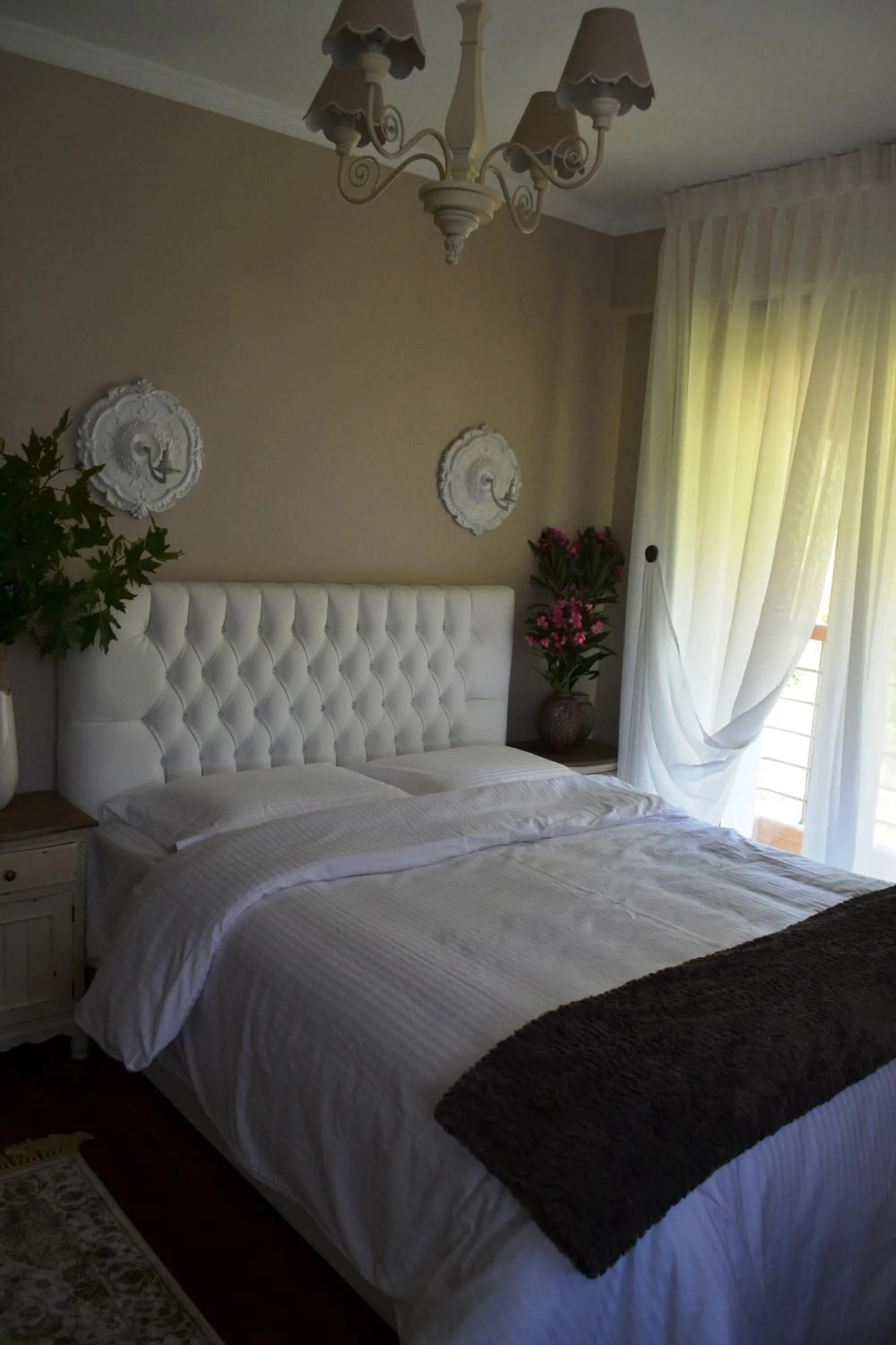 Photo of the whole room, Bed in Evmorfes Villas