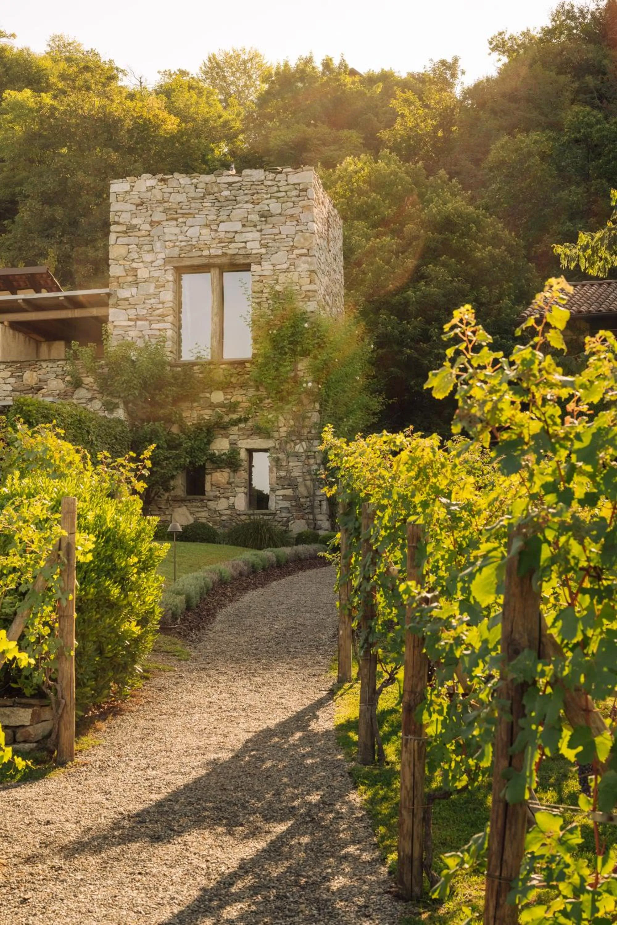 Property building in La Darbia