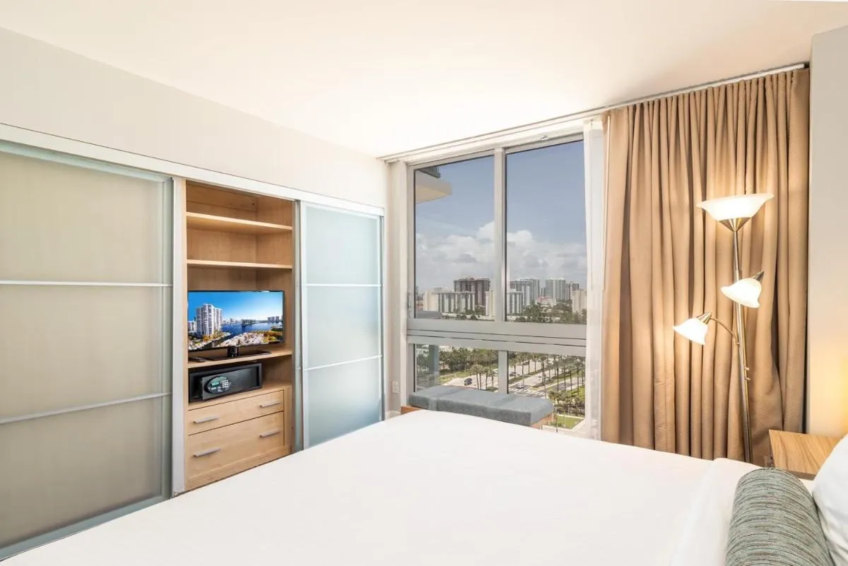 Bed in Marenas Resort PRIVATE UNIT daily refresh not included