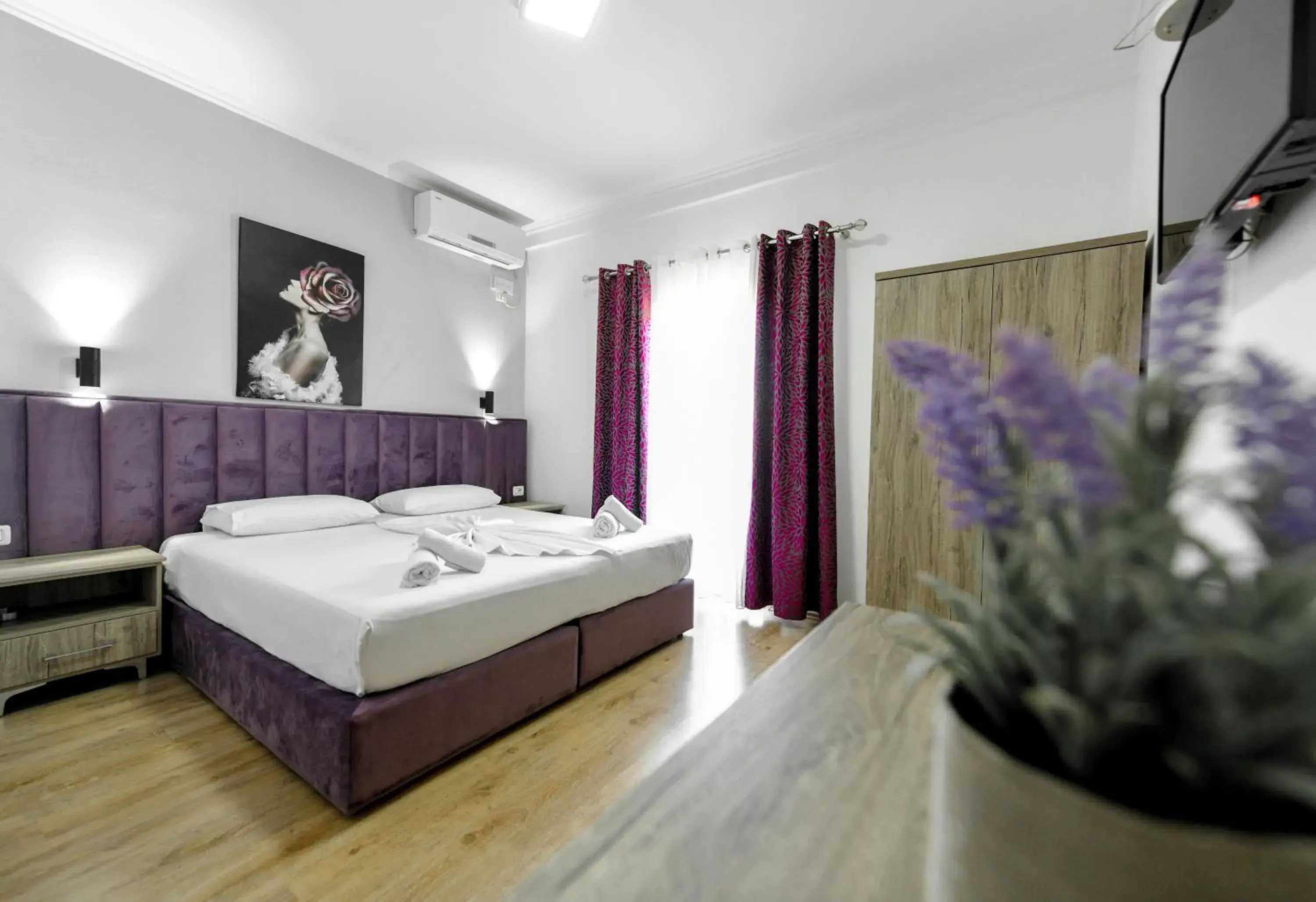 Double Room with Balcony in Hotel Floga Double Room with Balcony in Hotel Floga