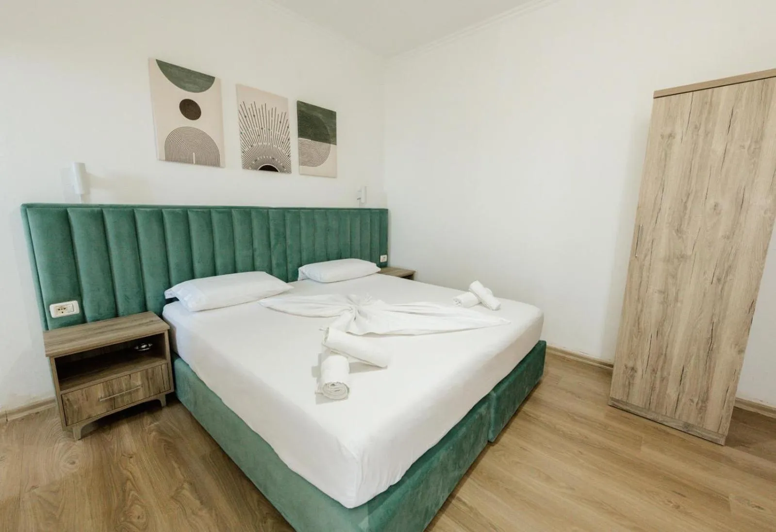 Bedroom, Bed in Hotel Floga