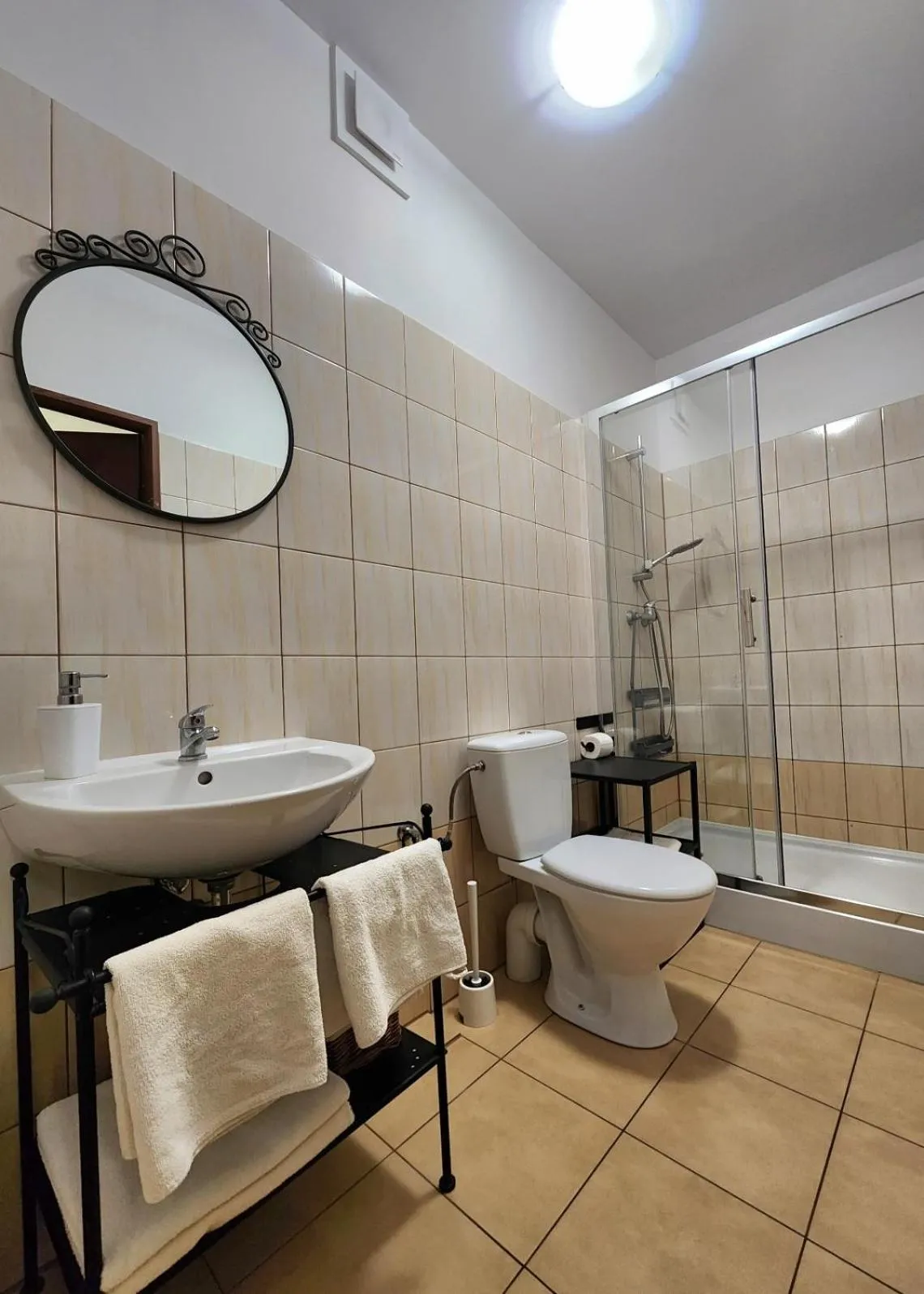 Shower in Hostel Zamość - pokoje gościnne - bezpłatny parking