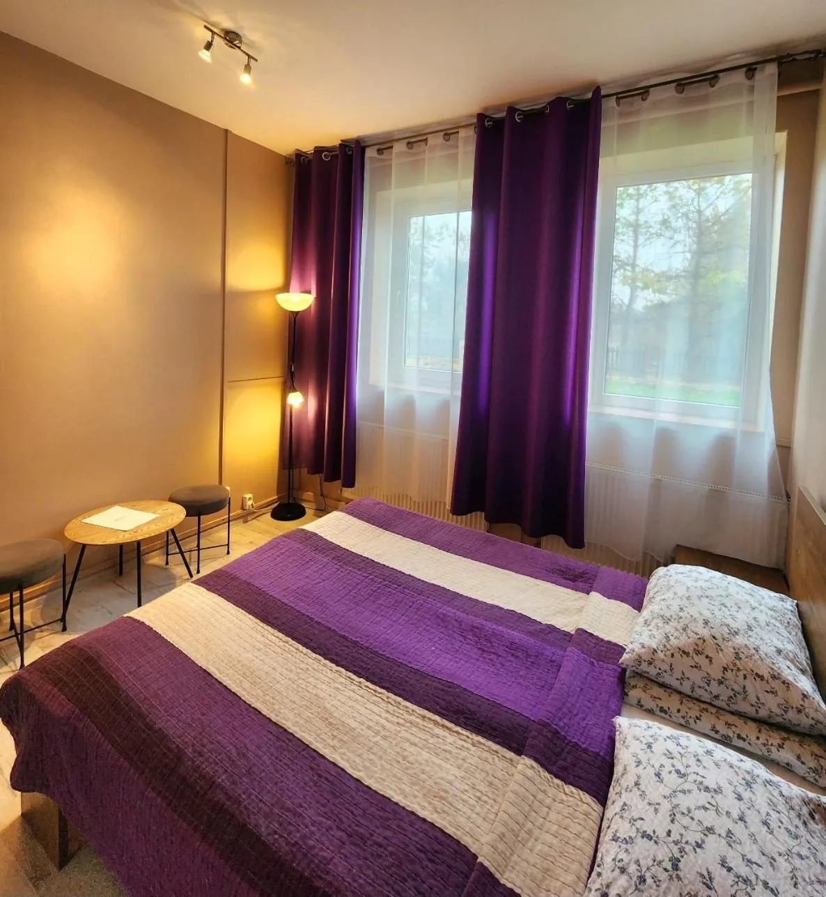 Bed in Hostel Zamość - pokoje gościnne - bezpłatny parking