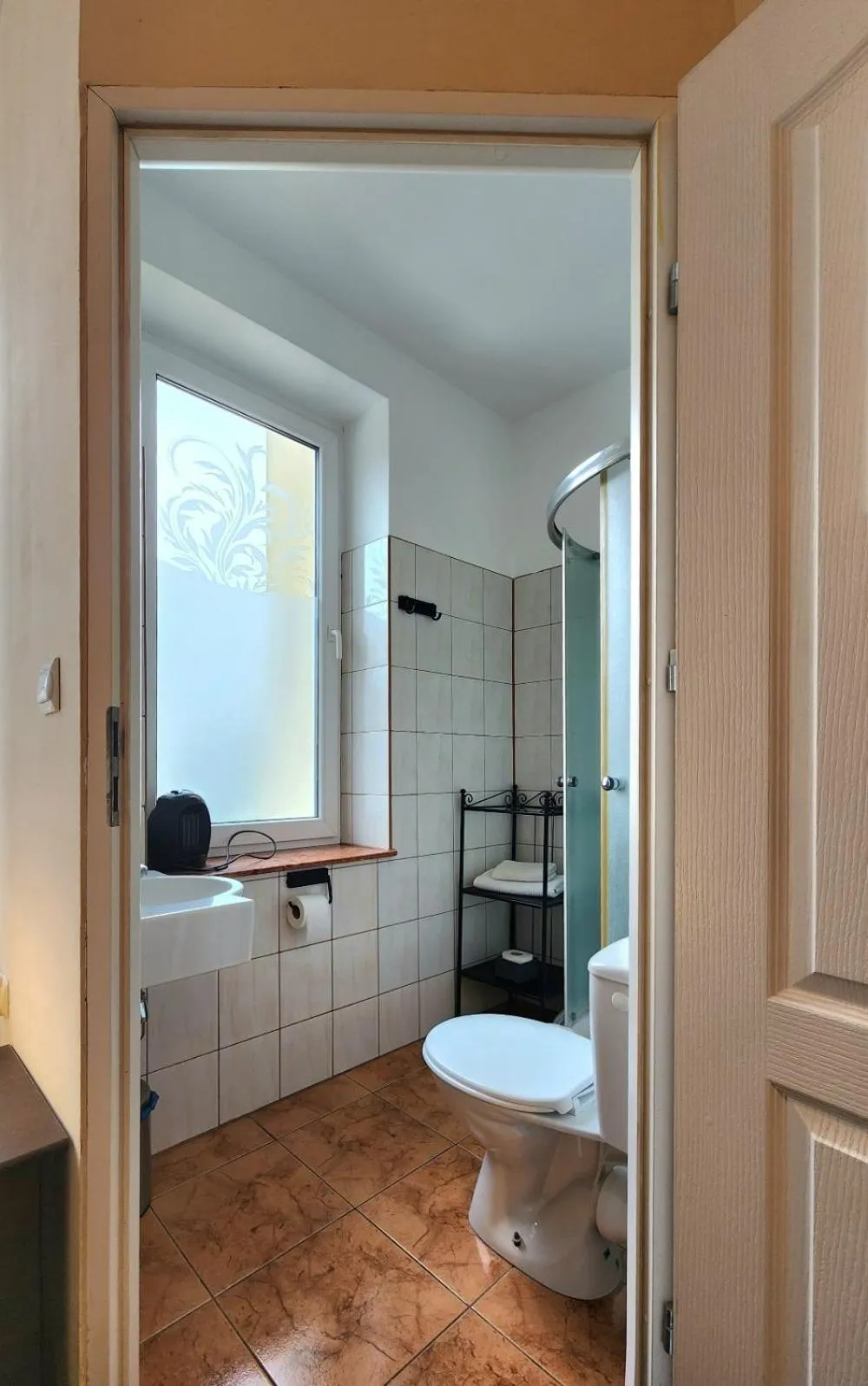 Shower in Hostel Zamość - pokoje gościnne - bezpłatny parking