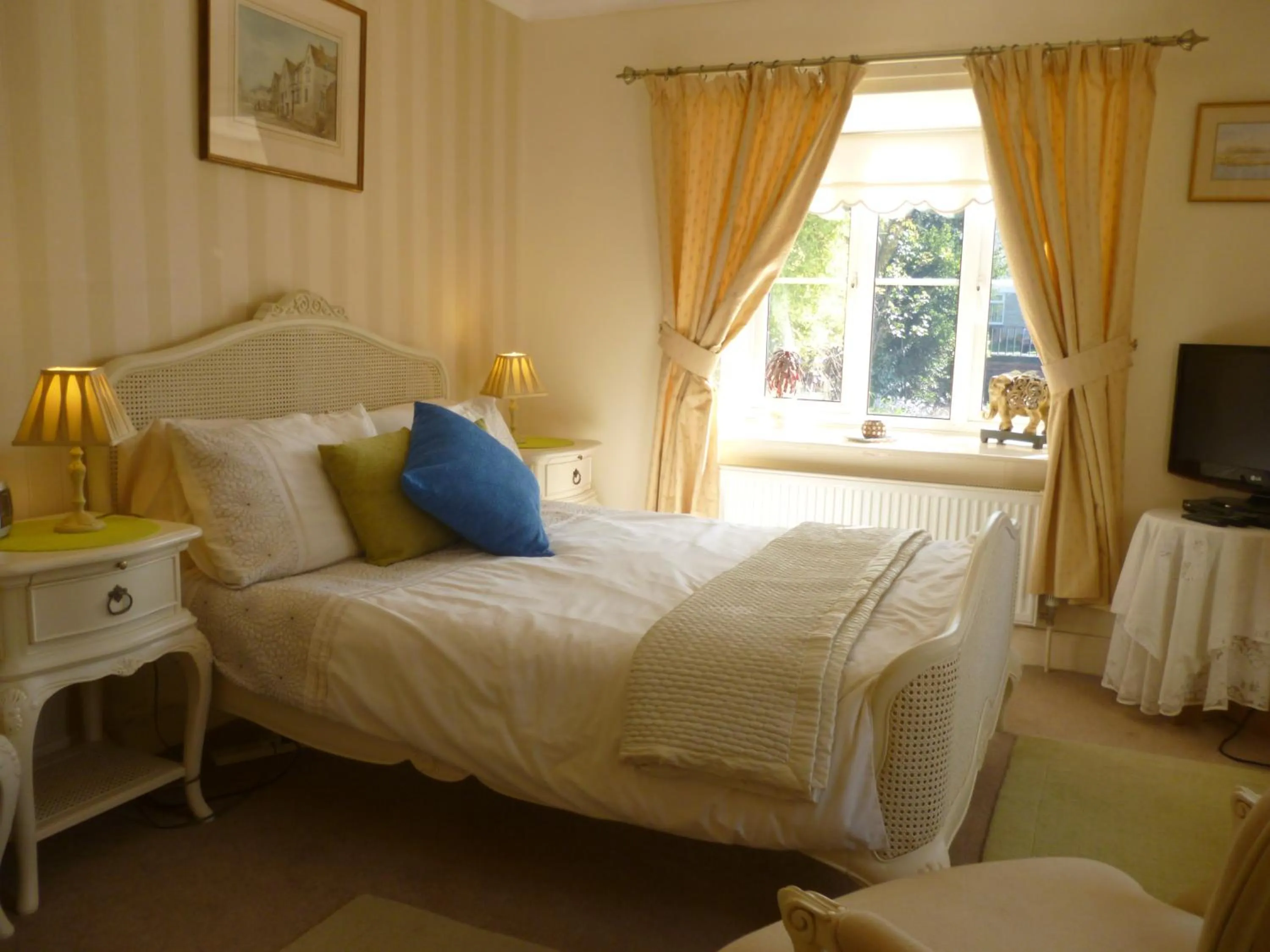 Bed in Copperfields Guest House