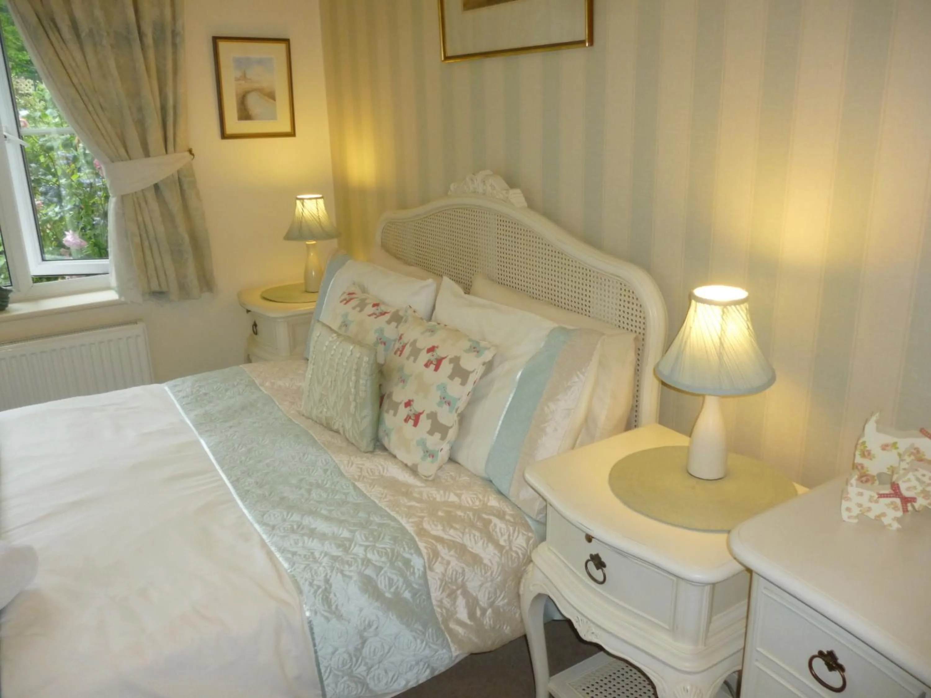 Bed in Copperfields Guest House