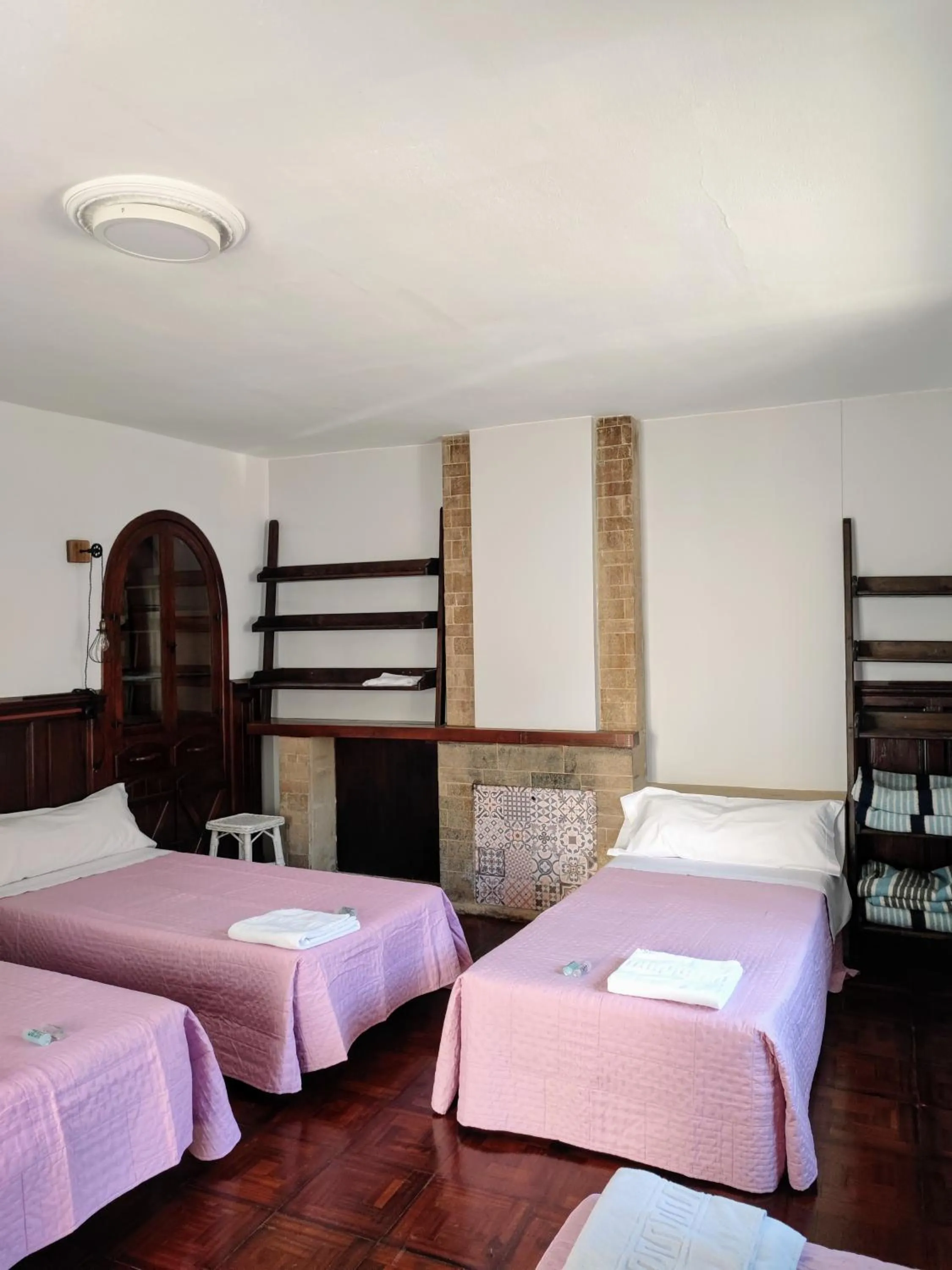 Bedroom, Bed in Pension-Albergue Don Alvaro