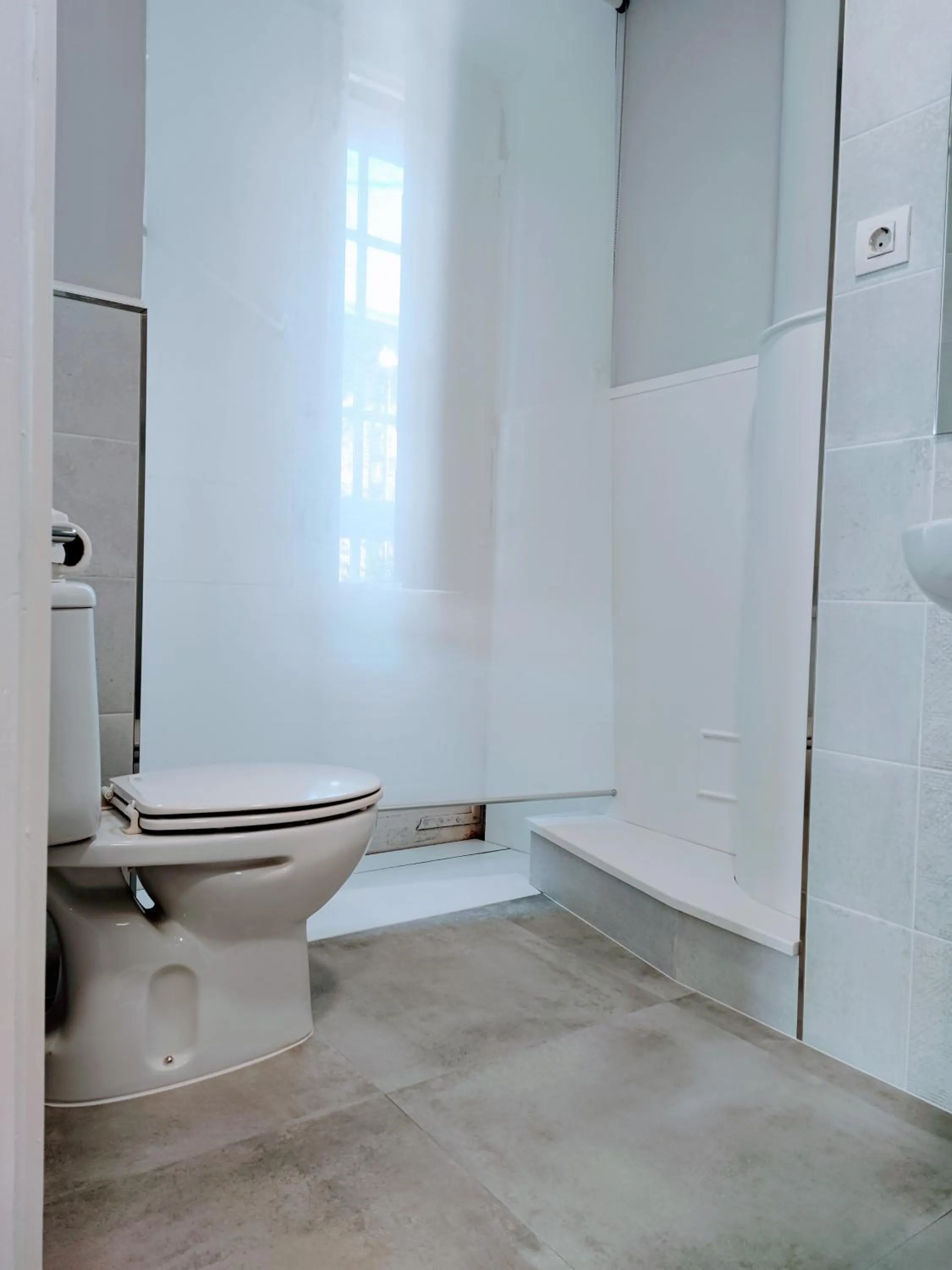 Shower in Pension-Albergue Don Alvaro