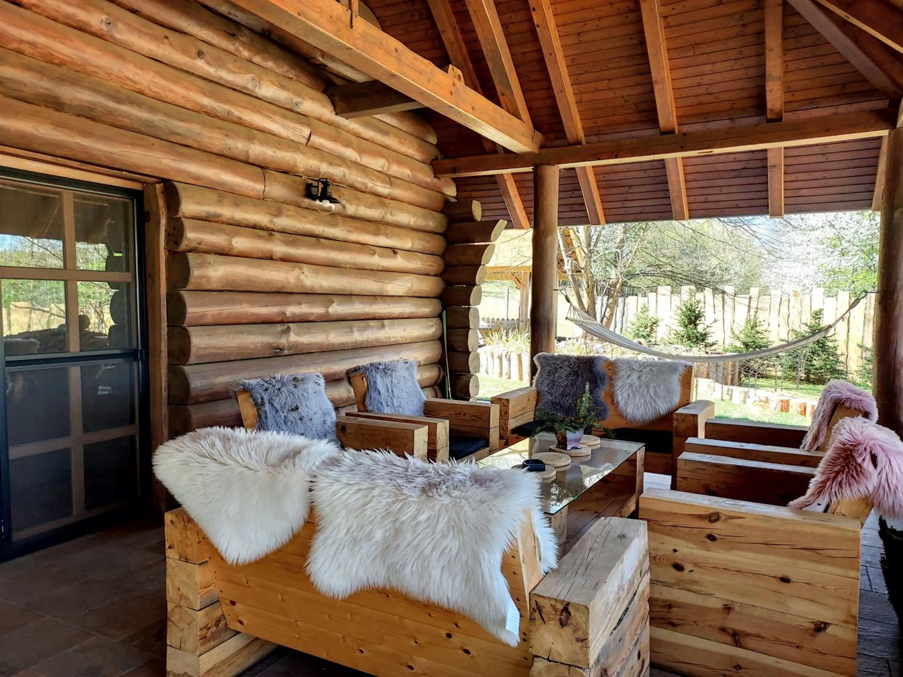 Patio in Koča na samem