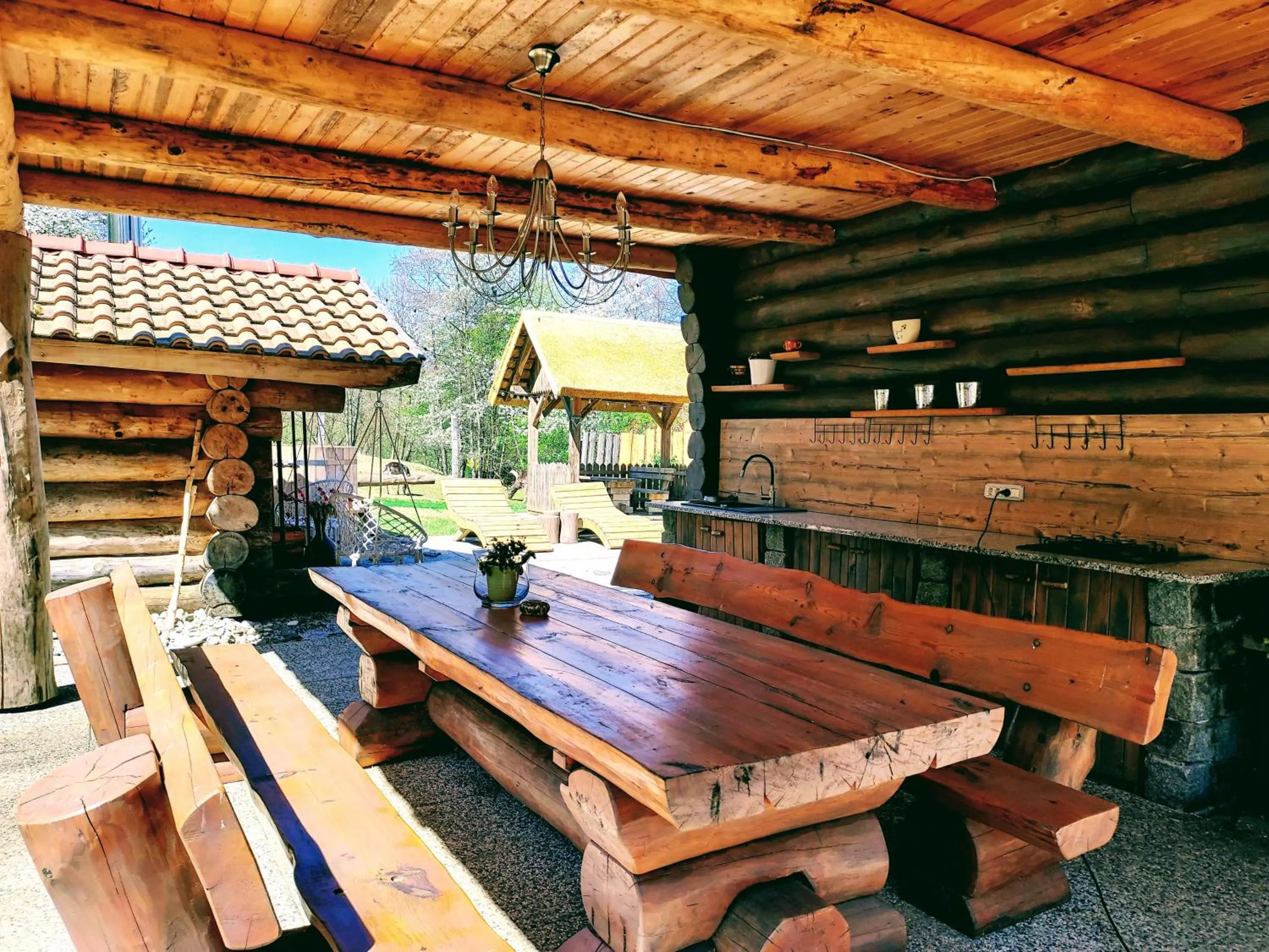 Patio in Koča na samem