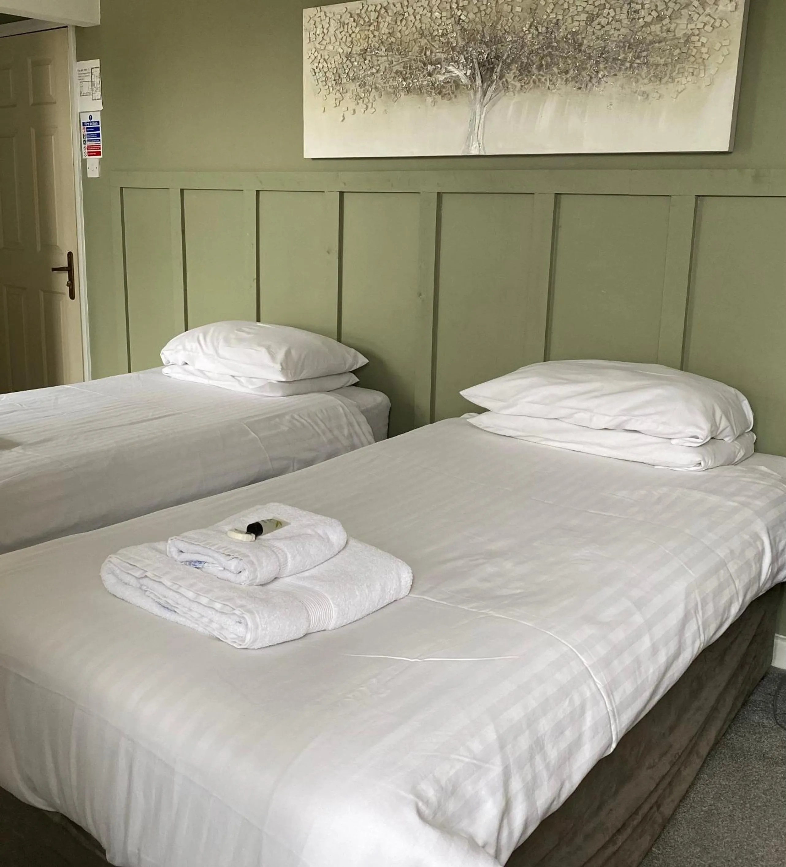 Bedroom, Bed in Fieldways