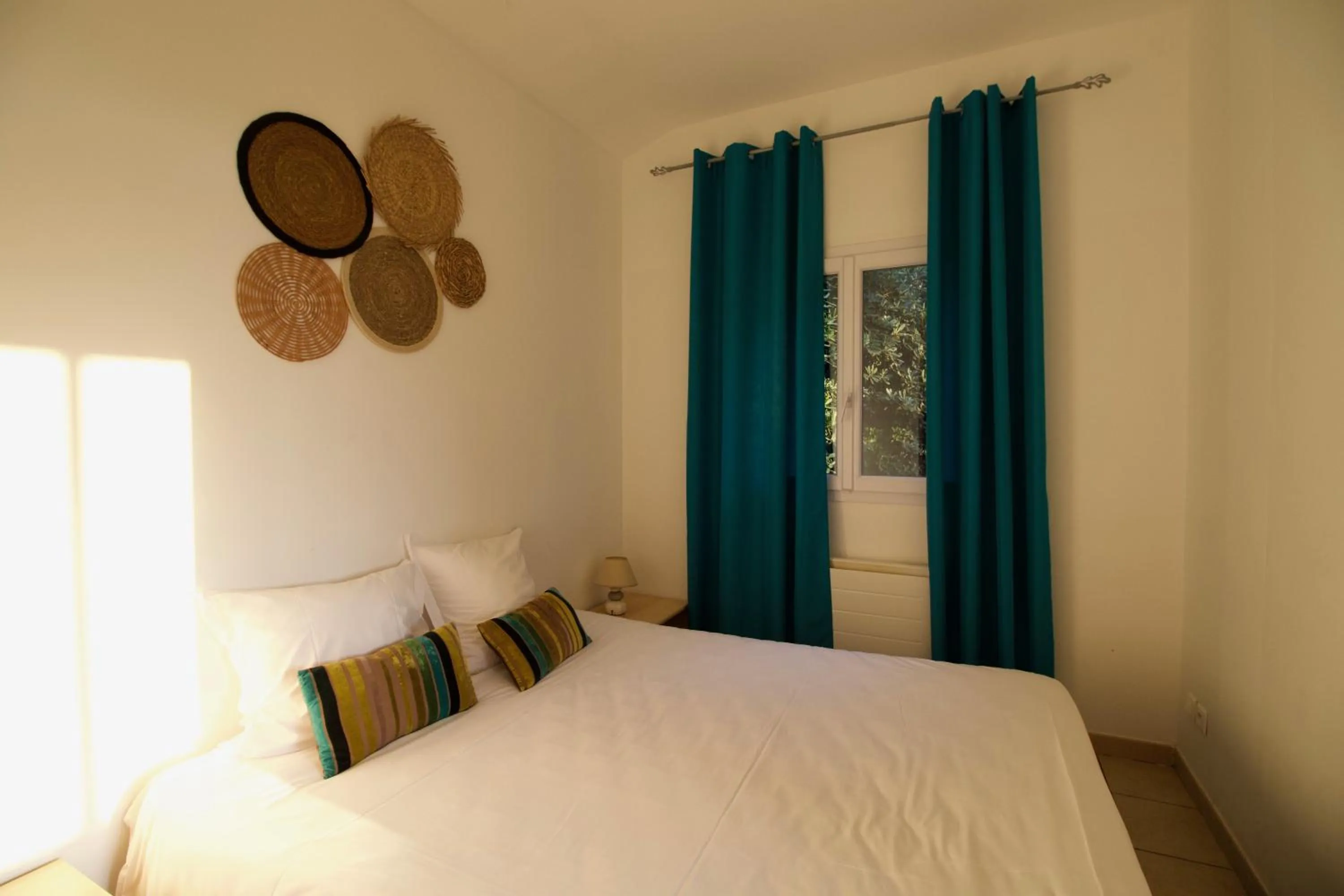 Photo of the whole room, Bed in Hôtel Sampiero