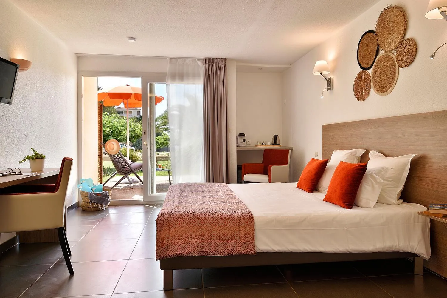 Bed in Hôtel Sampiero