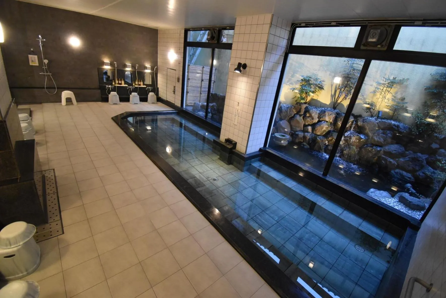 Public Bath in Saga Grace Hotel
