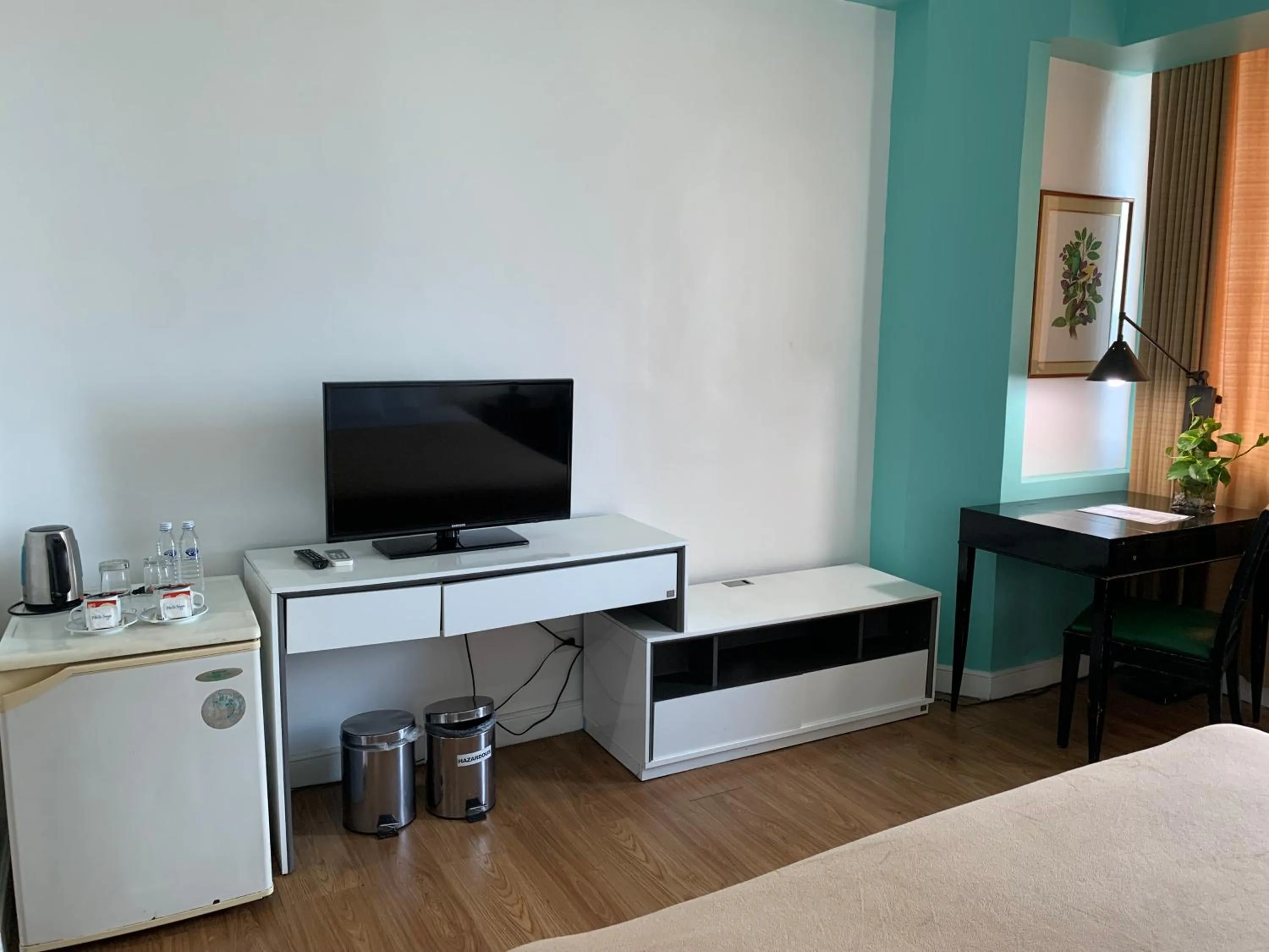 Bed in Pearl Manila Hotel