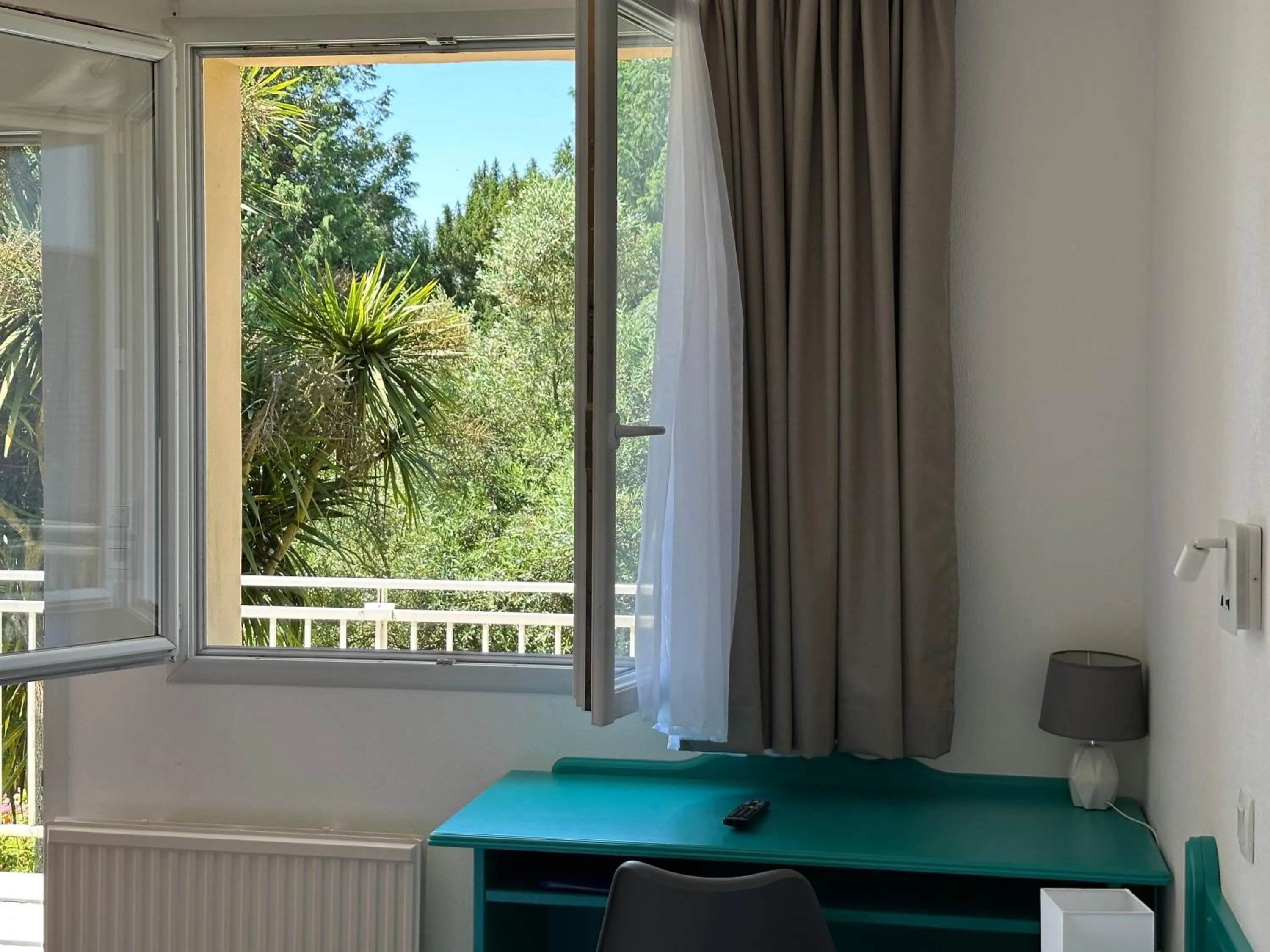 Logis Hôtel La Demeure du Perron