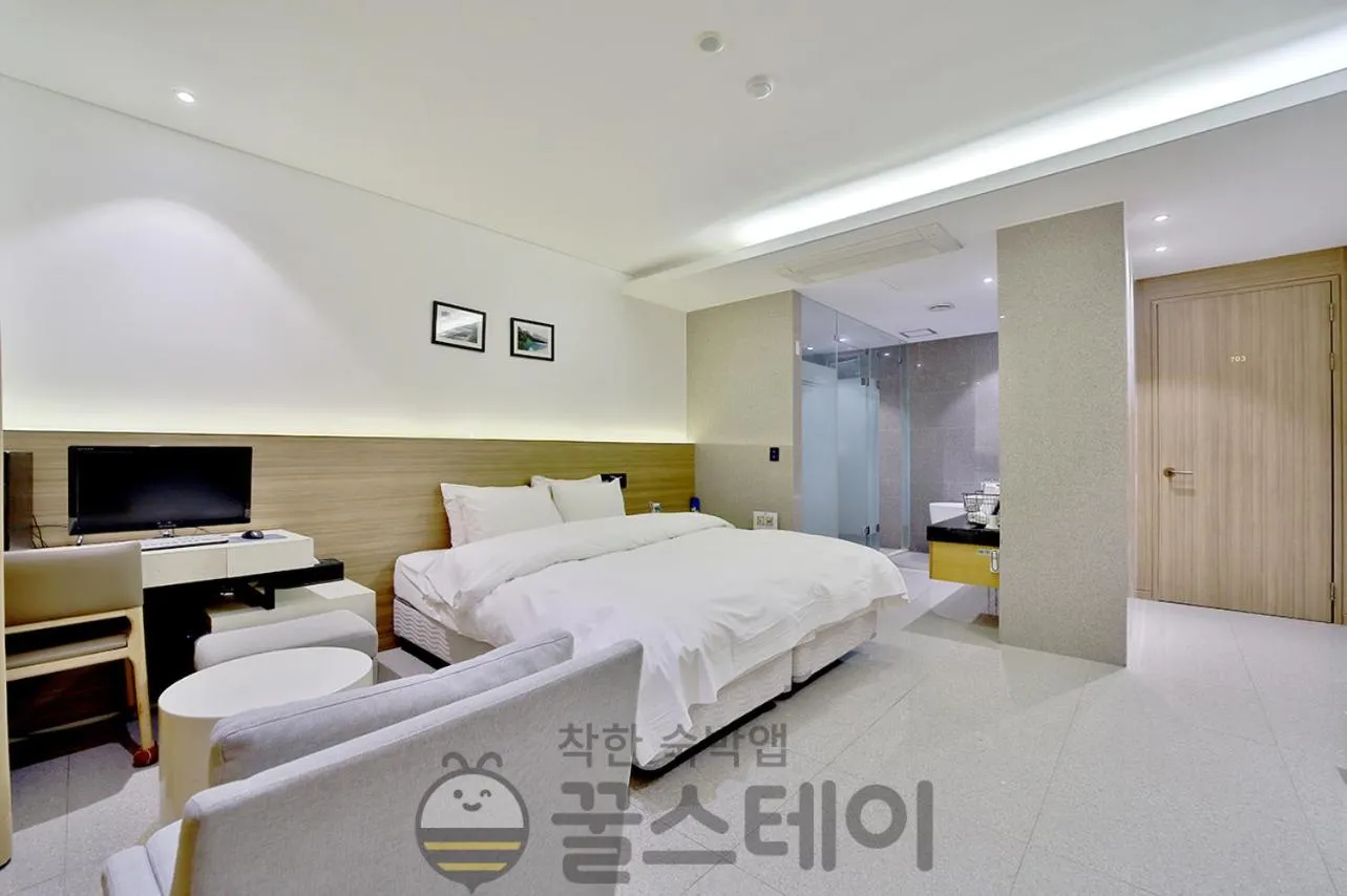 Bed in Golden Hotel Incheon