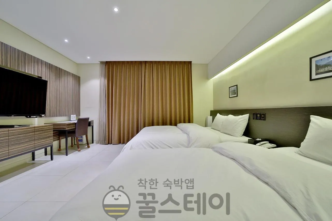 Bed in Golden Hotel Incheon
