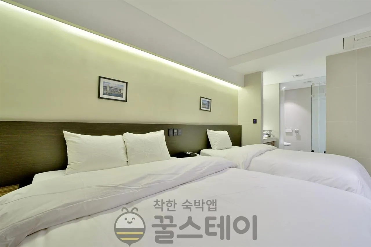 Bed in Golden Hotel Incheon