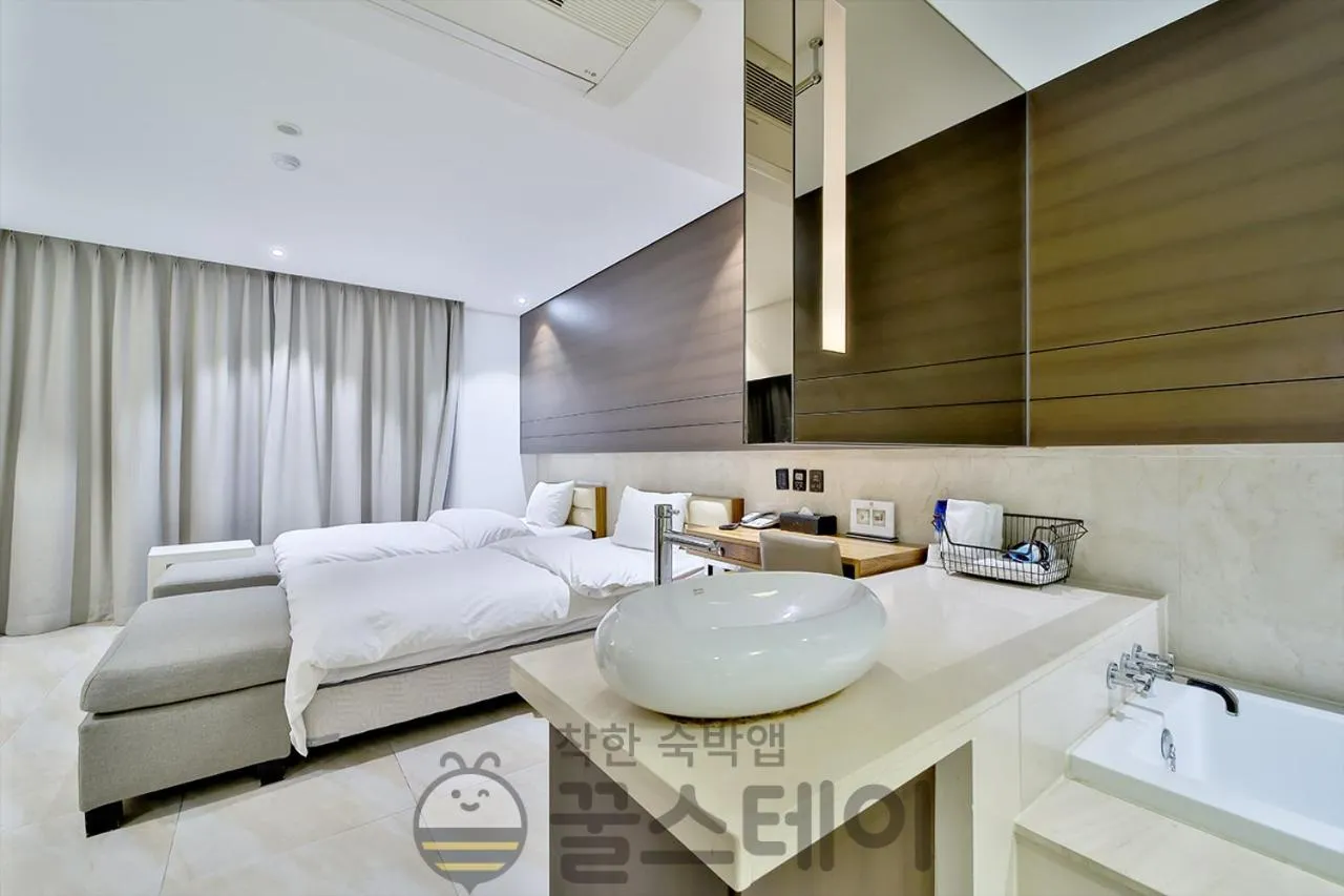 Bed in Golden Hotel Incheon