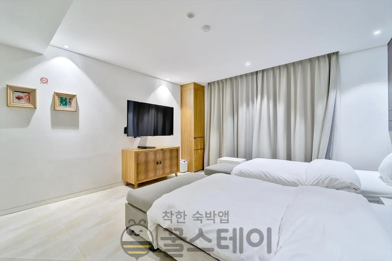 Bed in Golden Hotel Incheon