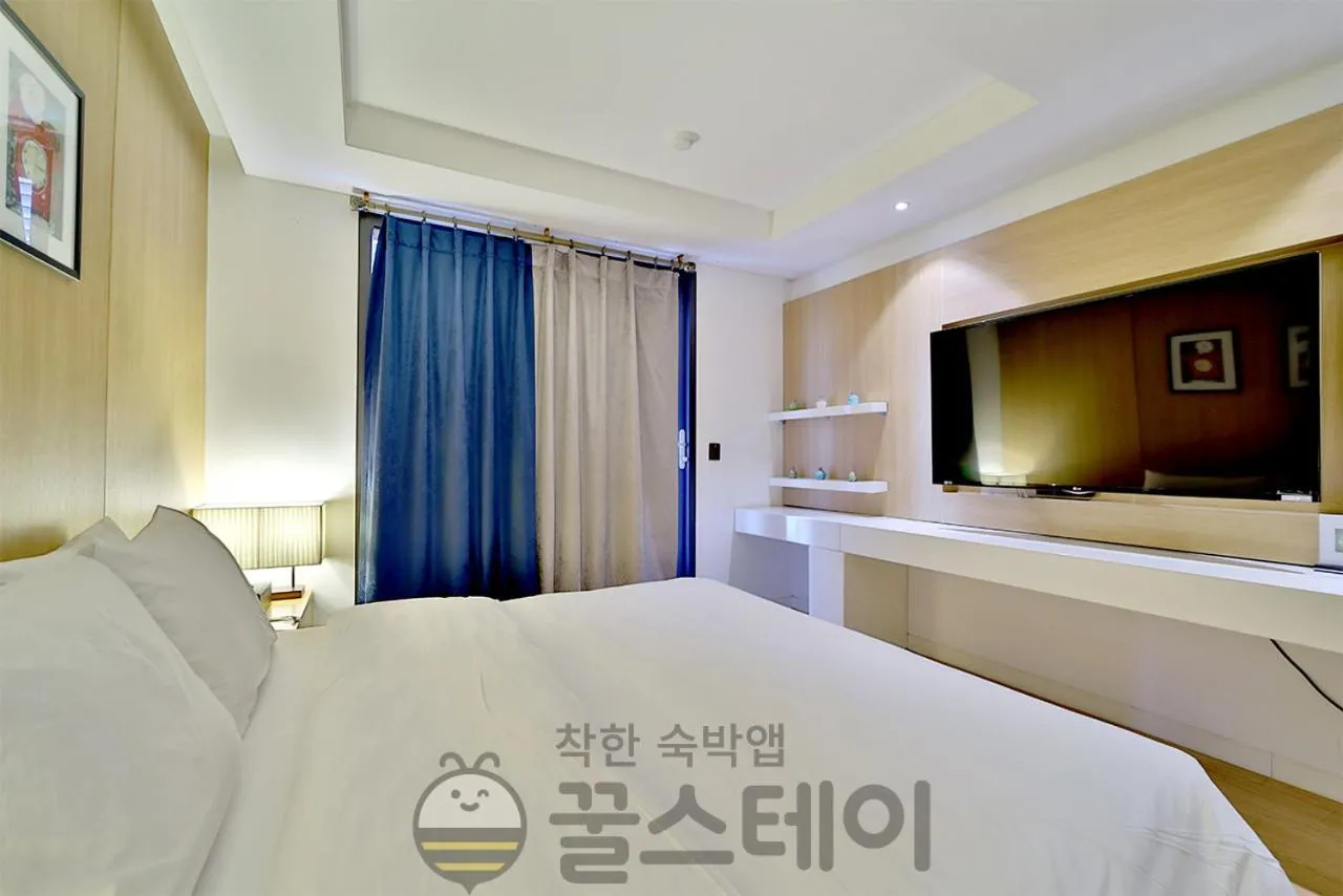 Bed in Golden Hotel Incheon