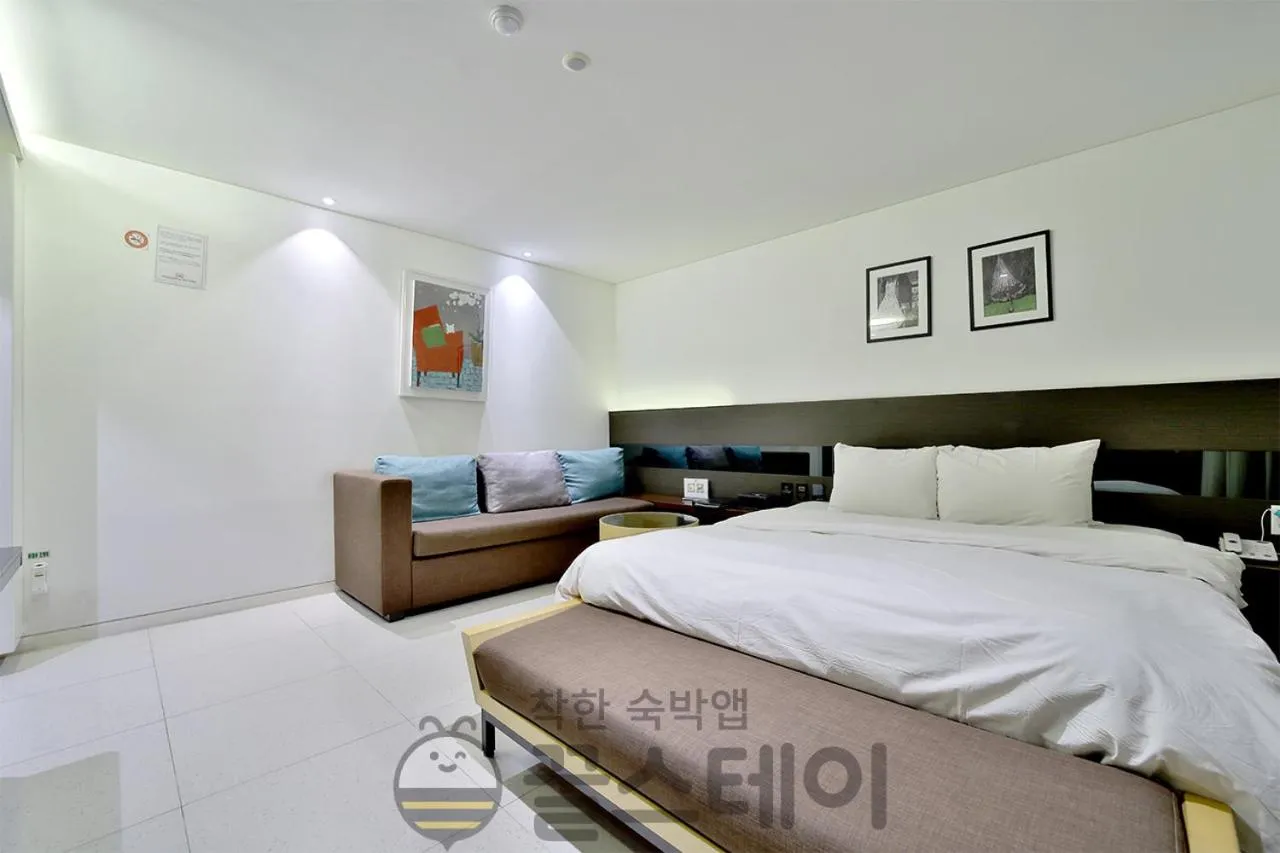 Bed in Golden Hotel Incheon