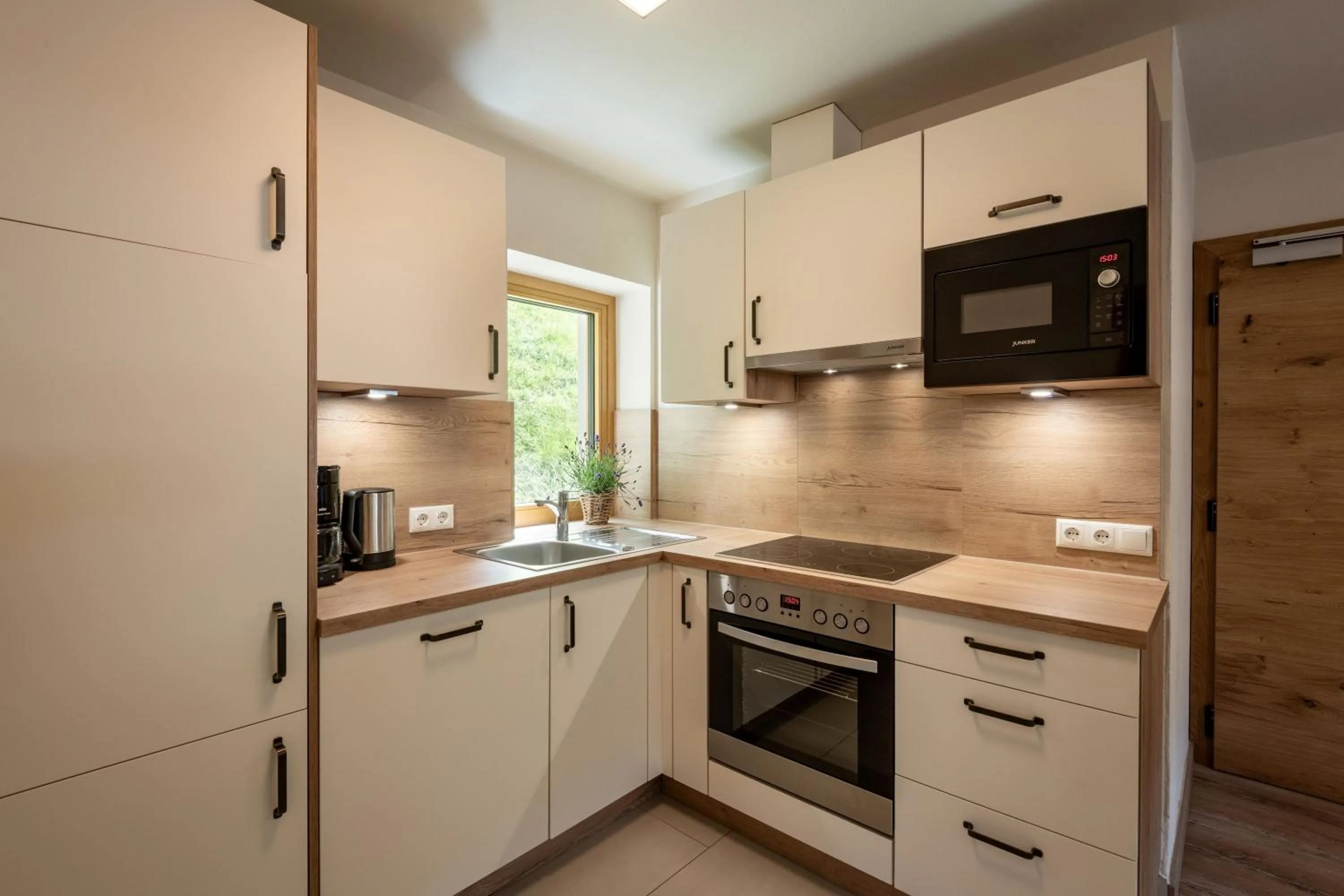 Kitchen or kitchenette in Alpen Glück Hotel Unterm Rain garni