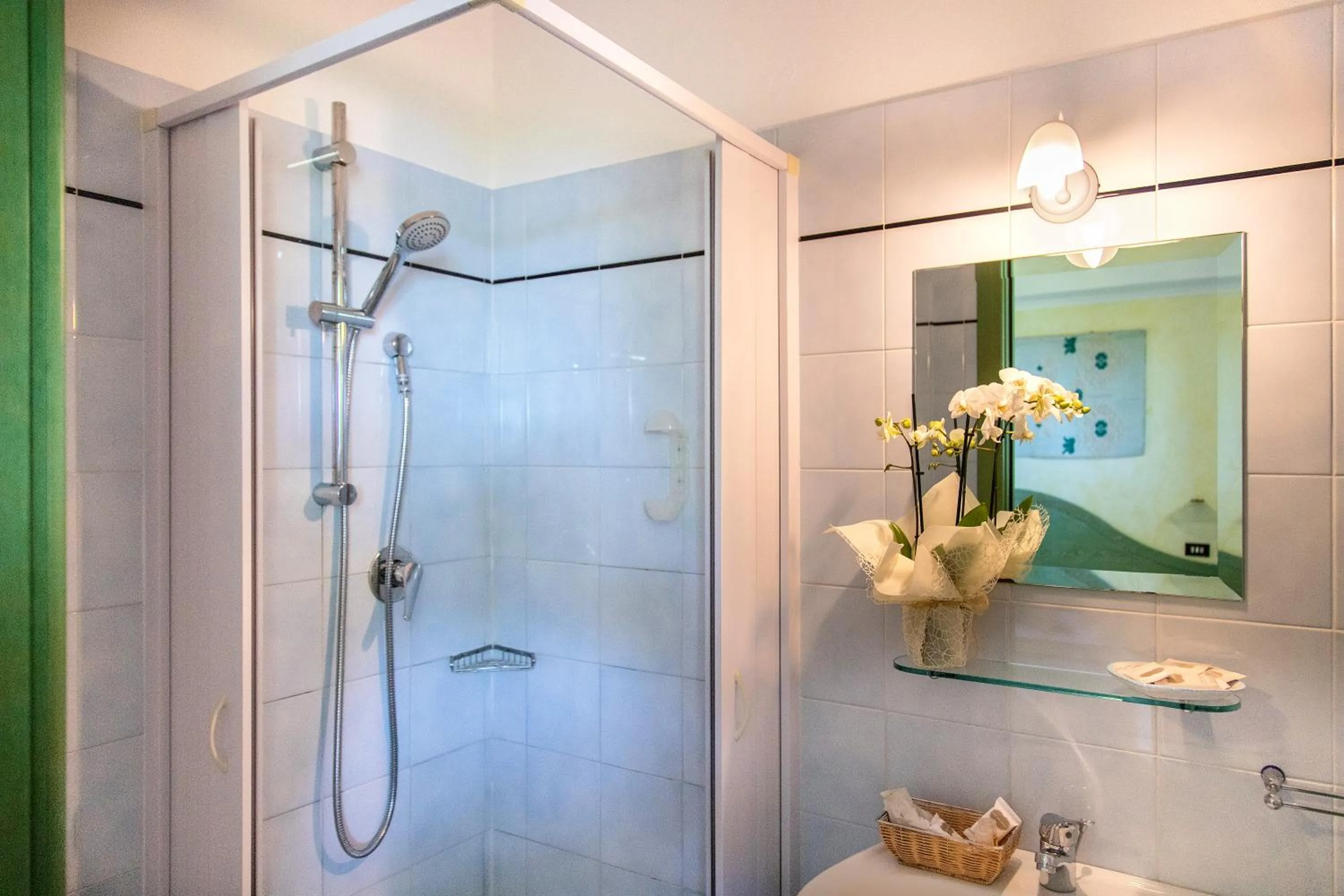 Shower in Hotel Cala Dei Pini