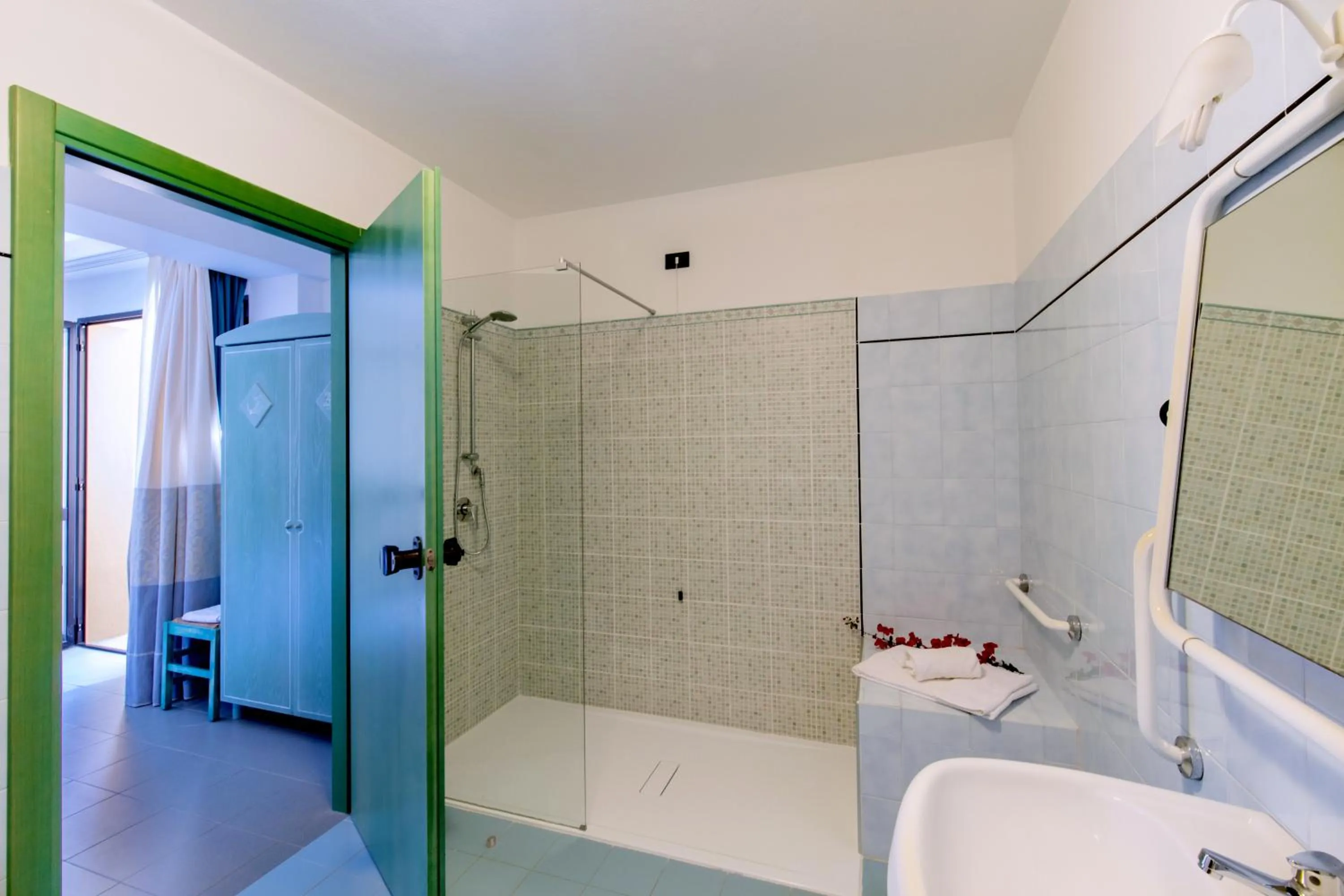 Shower in Hotel Cala Dei Pini