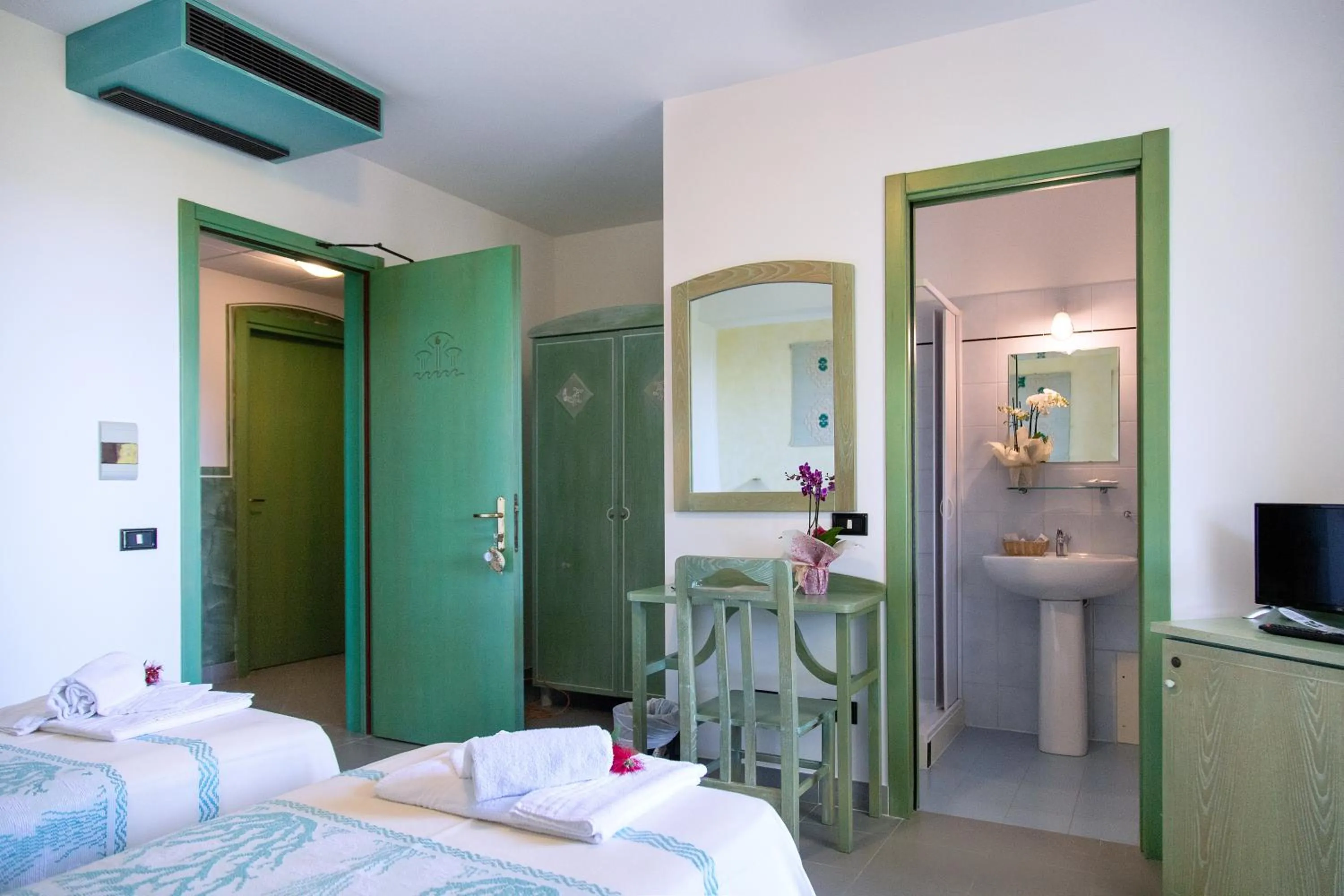 Shower in Hotel Cala Dei Pini