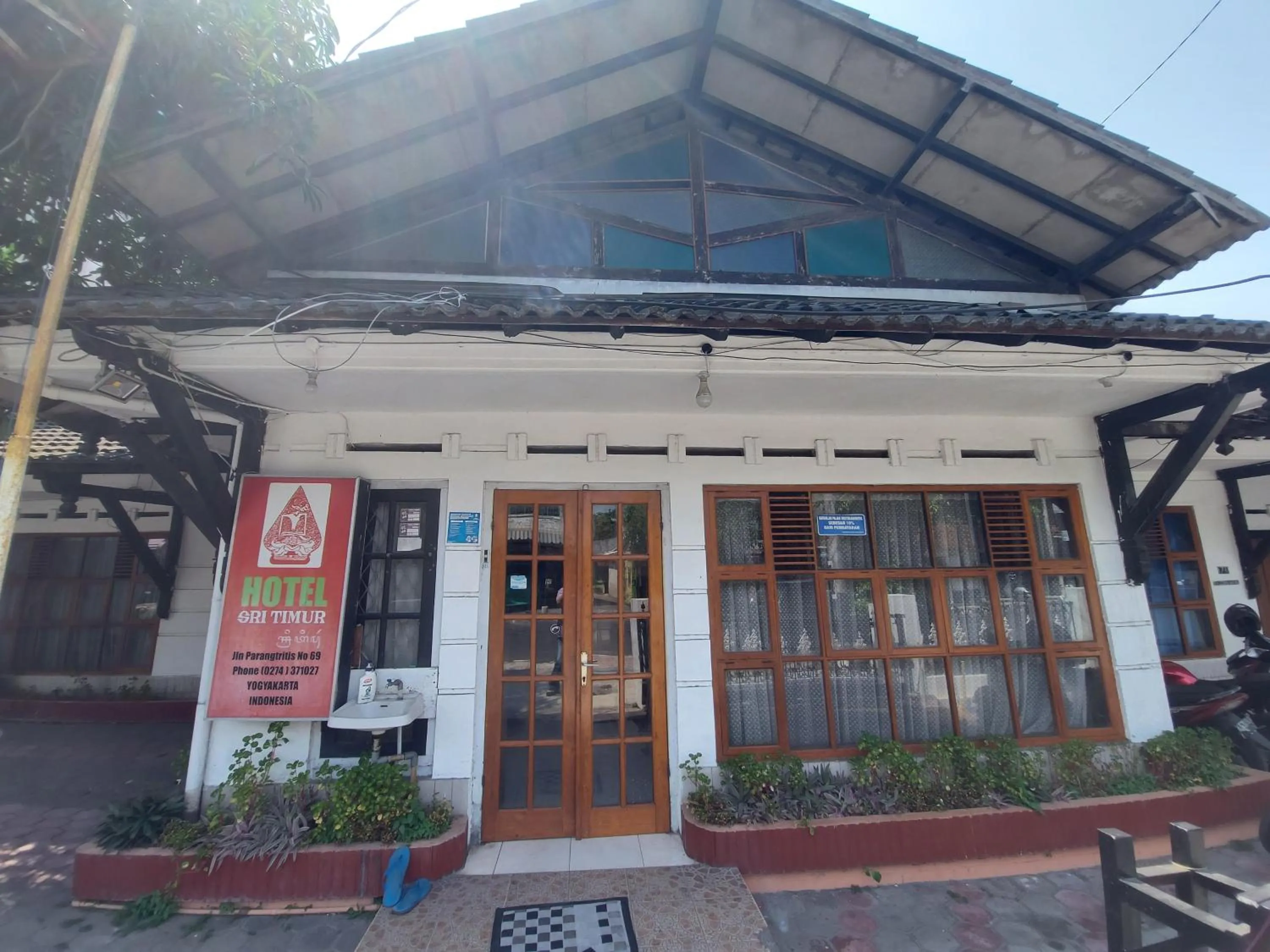 Property building in Hotel Sri Timur