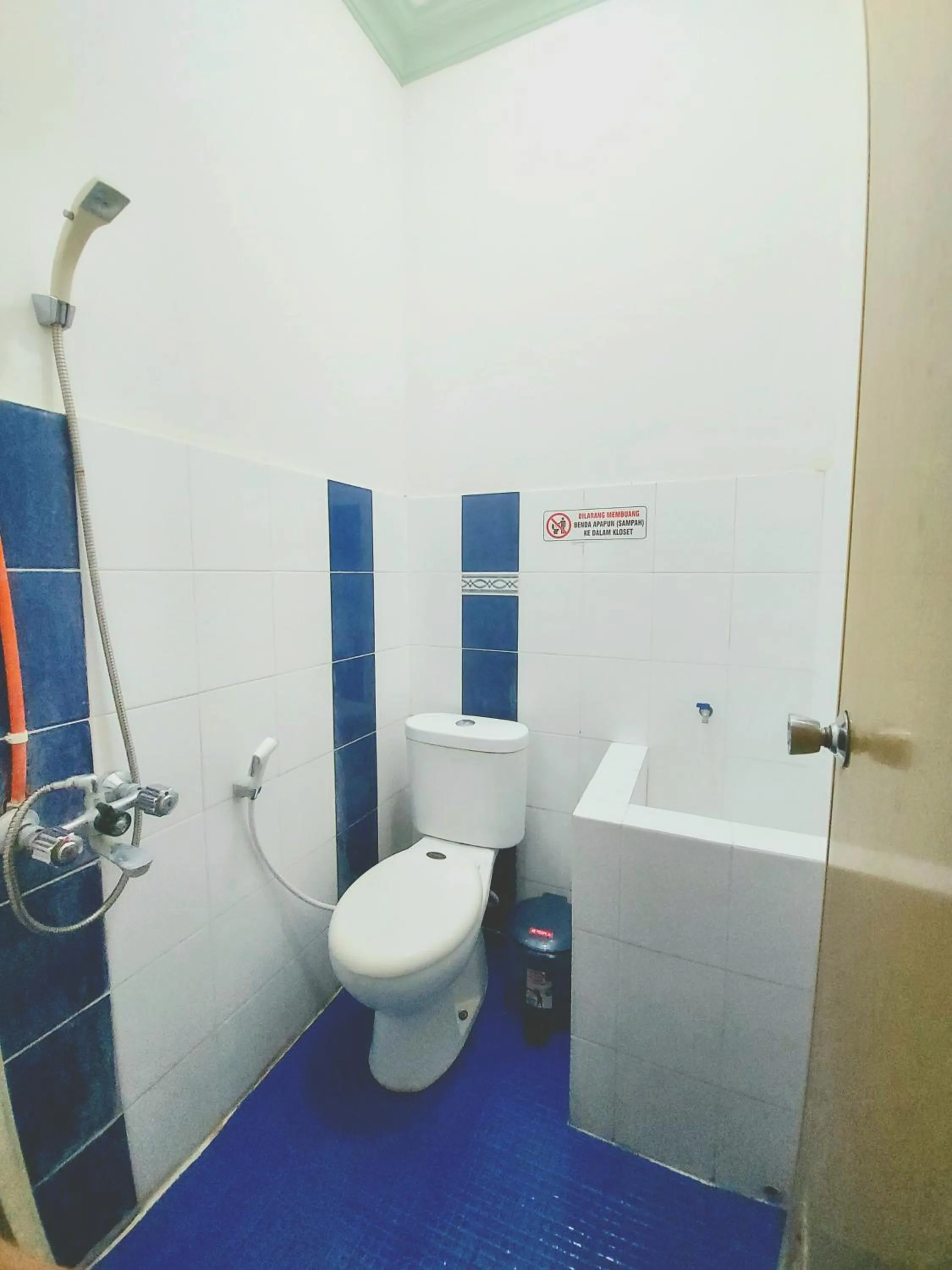 Shower in Hotel Sri Timur