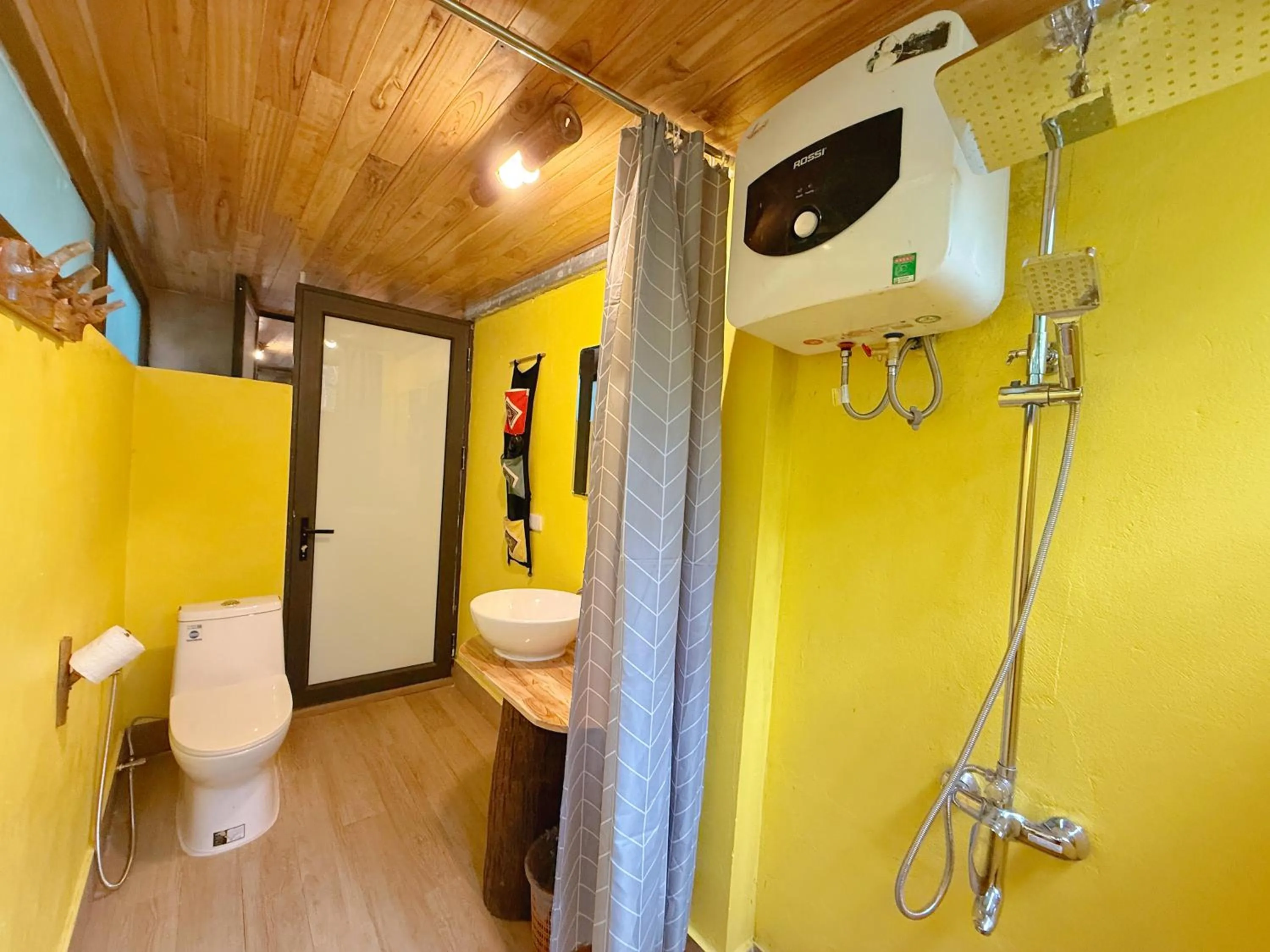 Bathroom in Mai Chau Onsen Retreat