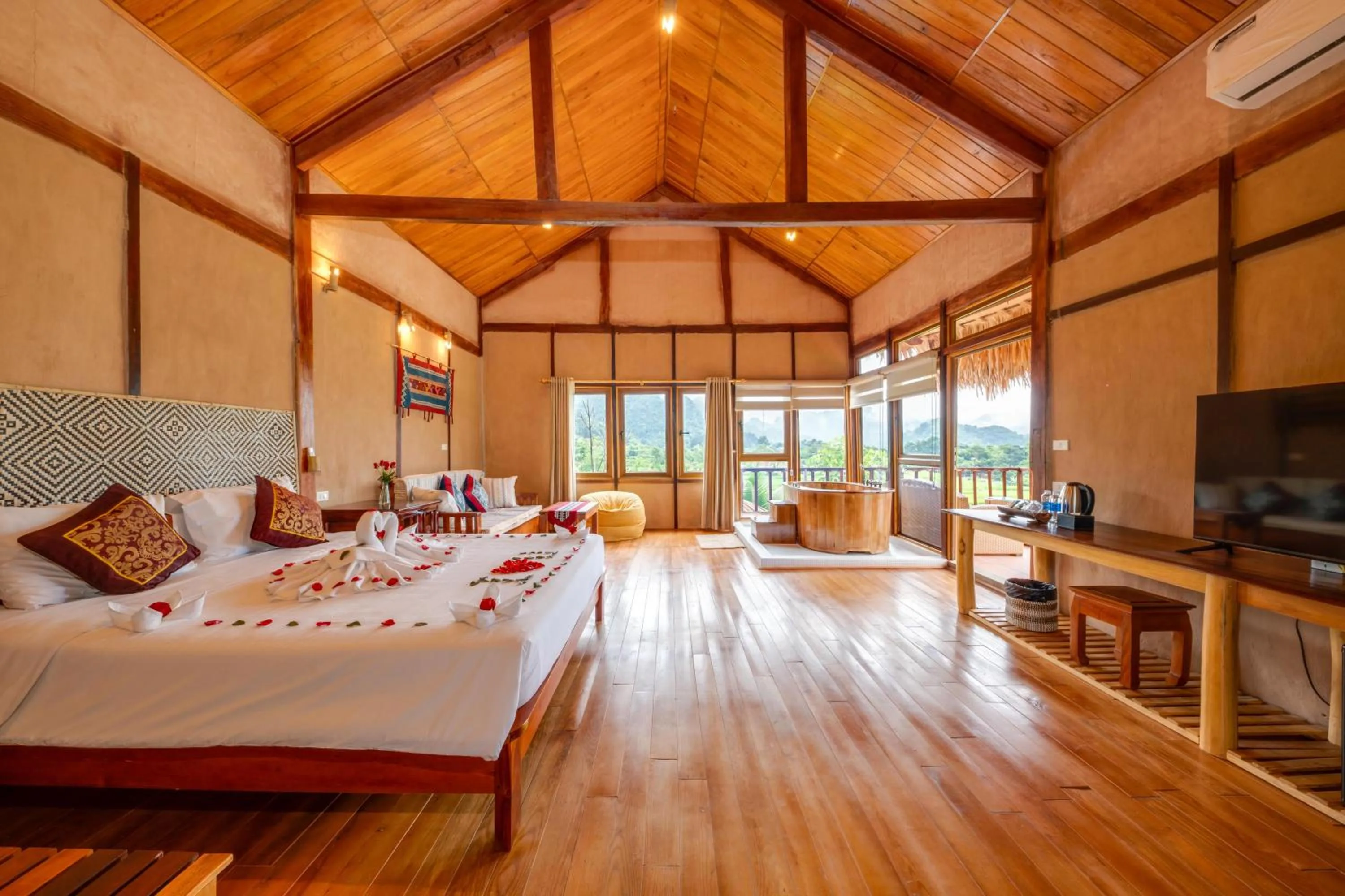 Photo of the whole room, Bed in Mai Chau Onsen Retreat