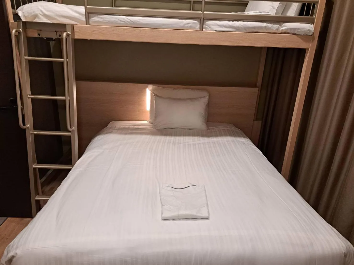 Bed in Park Central Sakura Hotel