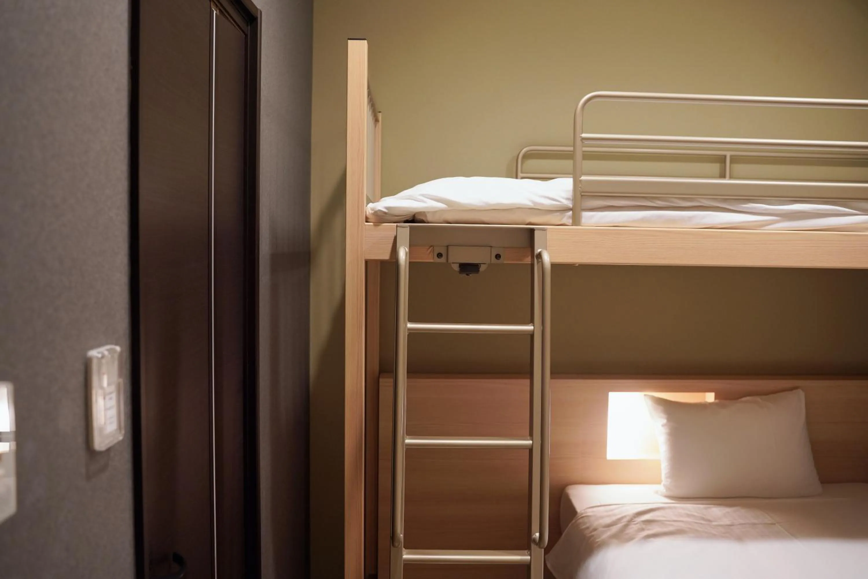 Bed in Park Central Sakura Hotel