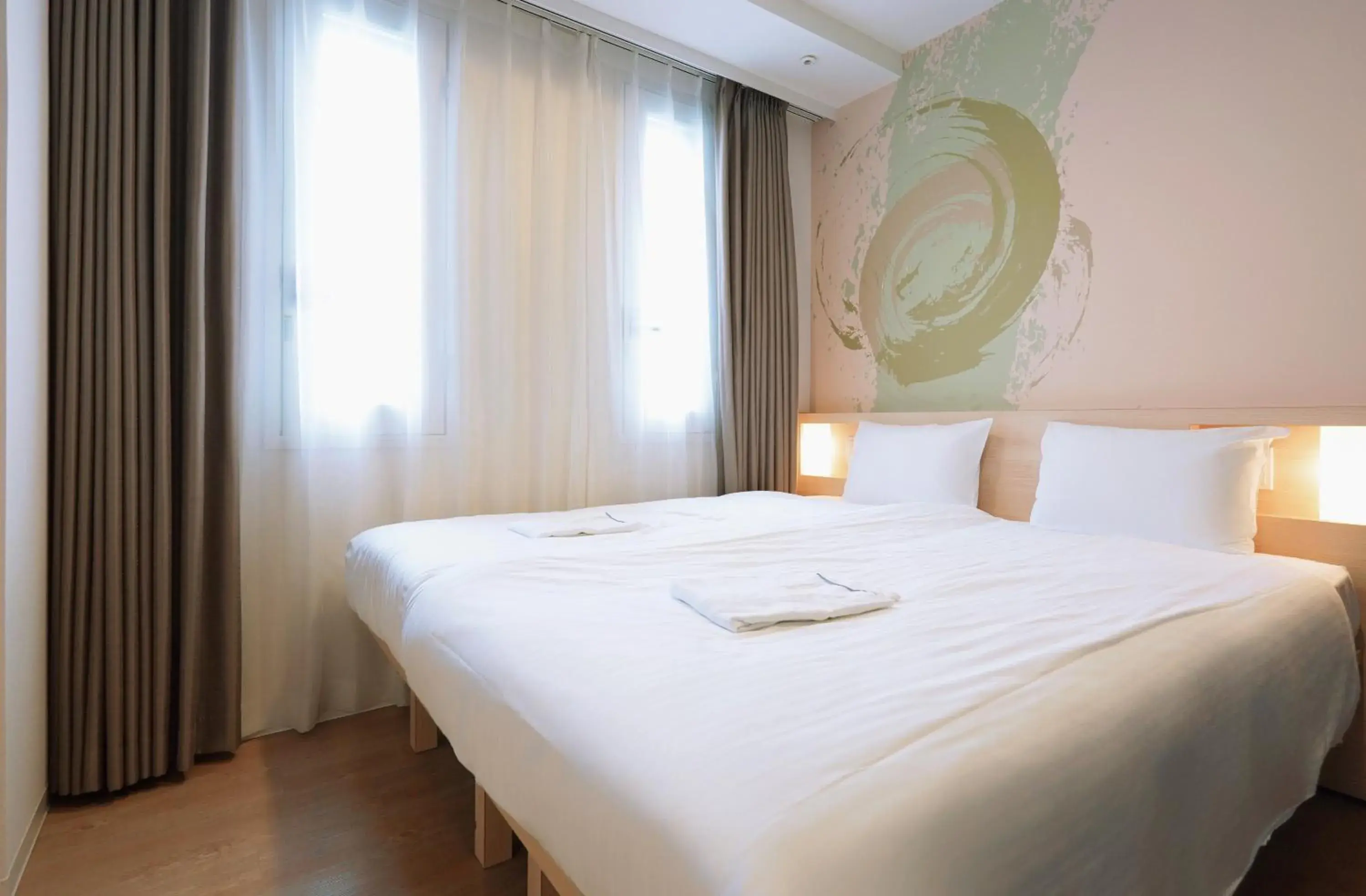 Superior Twin Room in Park Central Sakura Hotel Superior Twin Room in Park Central Sakura Hotel