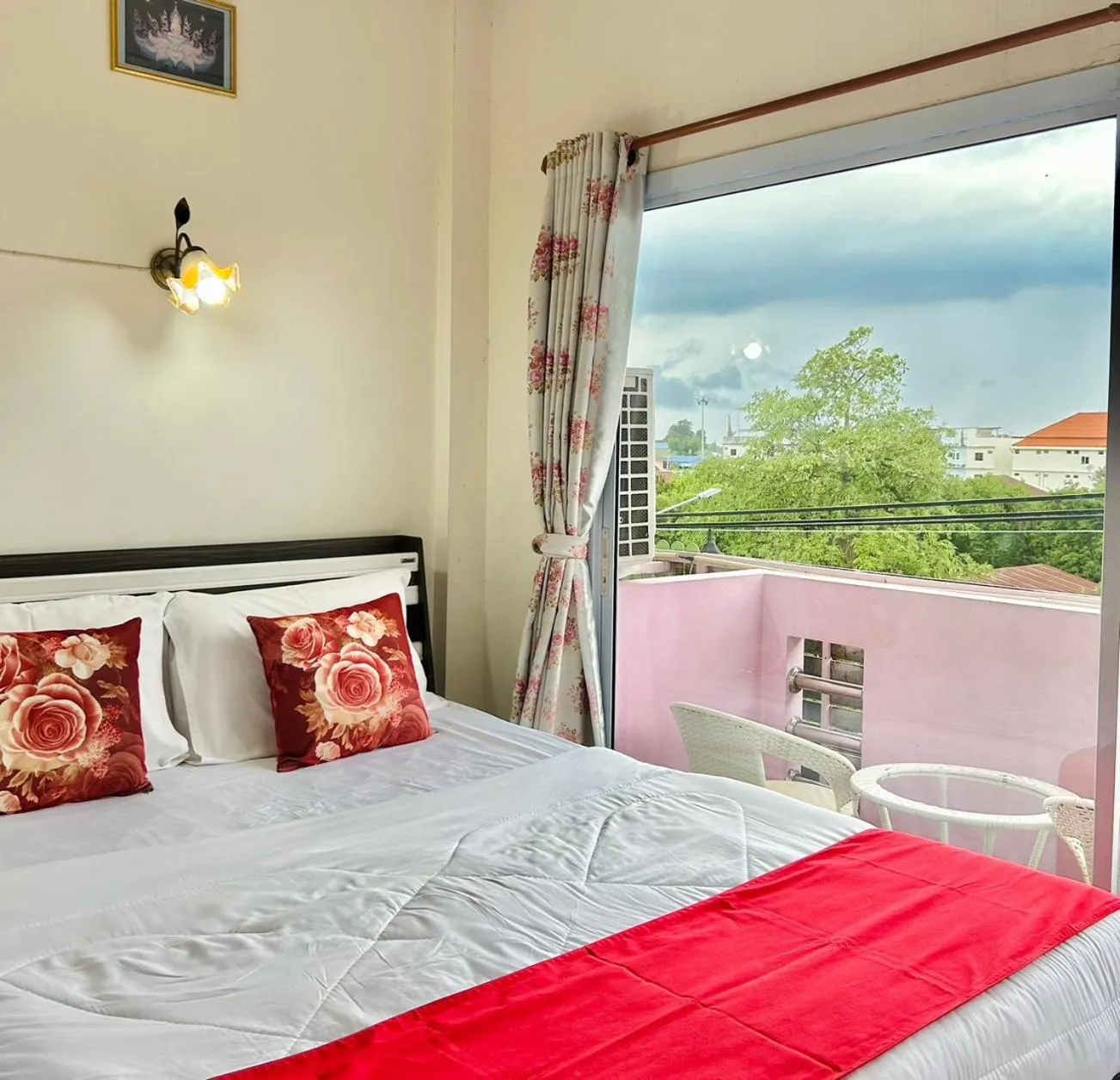 Queen Room with Balcony in Home One Love Ayutthaya main Zone by Baan one love group