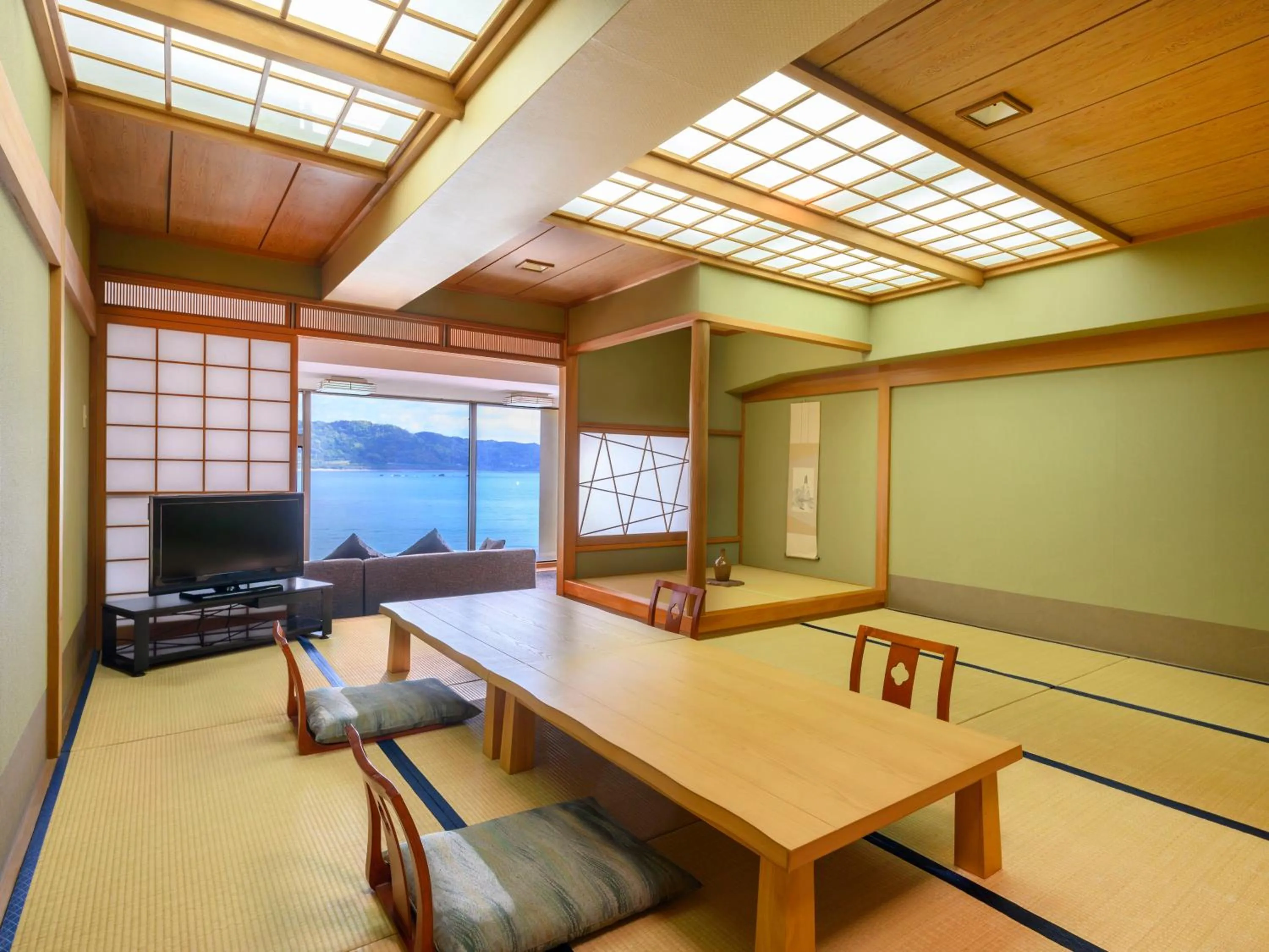 Photo of the whole room in KAMENOI HOTEL Nachi Katsuura