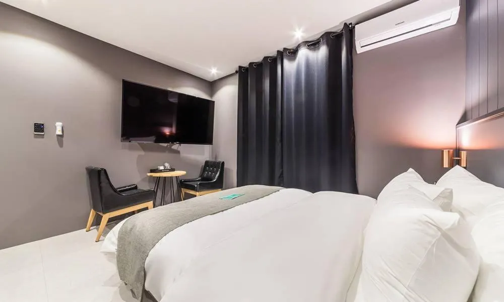 TV and multimedia in Guri Hotel In cafe