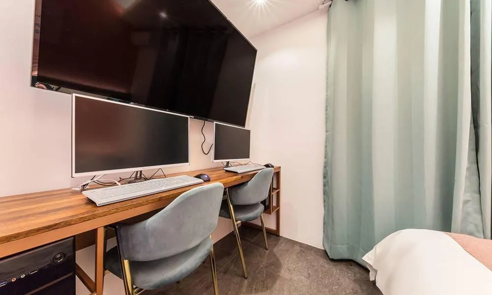 TV and multimedia in Guri Hotel In cafe