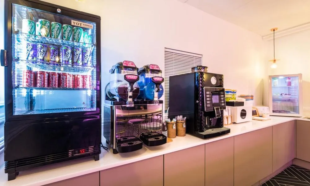 Food and drinks in Guri Hotel In cafe