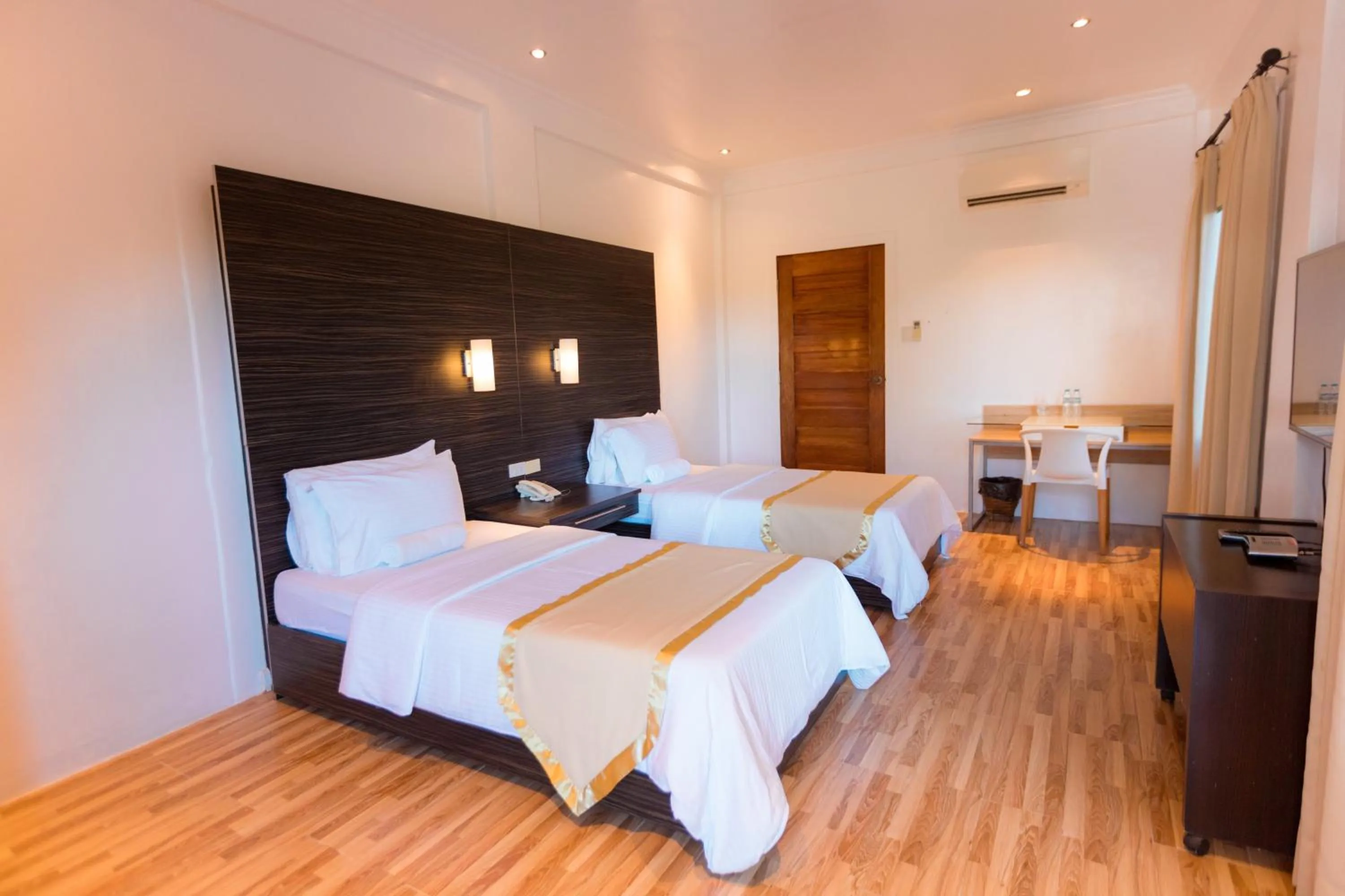 Photo of the whole room, Bed in Bellagio Hills Hotel and Restaurant