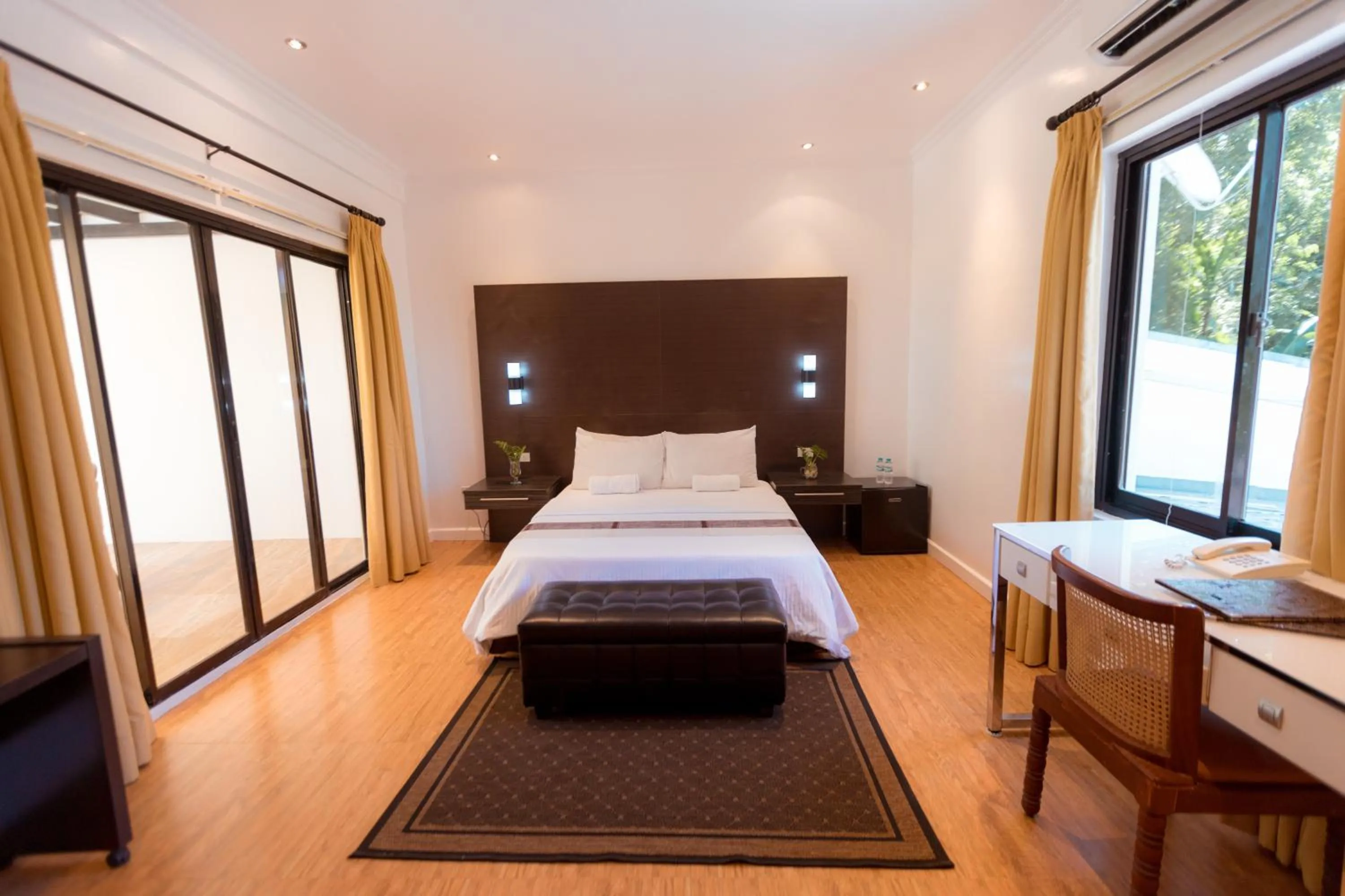 Bedroom, Bed in Bellagio Hills Hotel and Restaurant