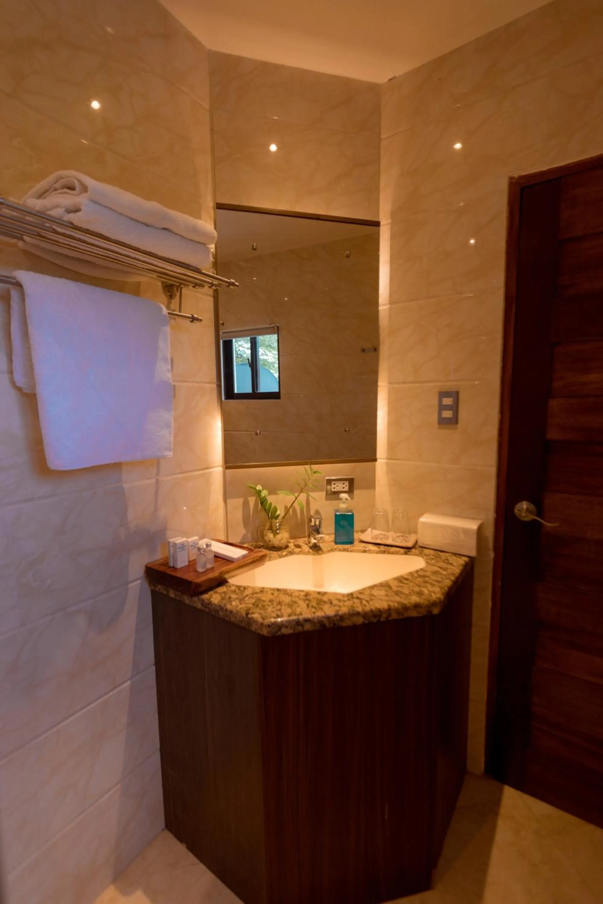 Bathroom in Bellagio Hills Hotel and Restaurant