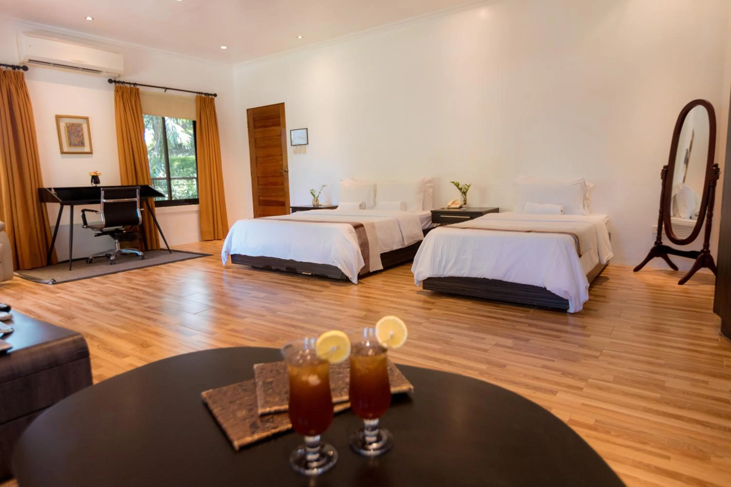 Bed in Bellagio Hills Hotel and Restaurant